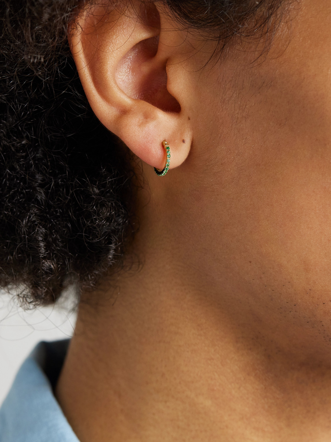 Kolours Jewelry Spectra Small Gold Emerald Single Hoop Earring In Gold