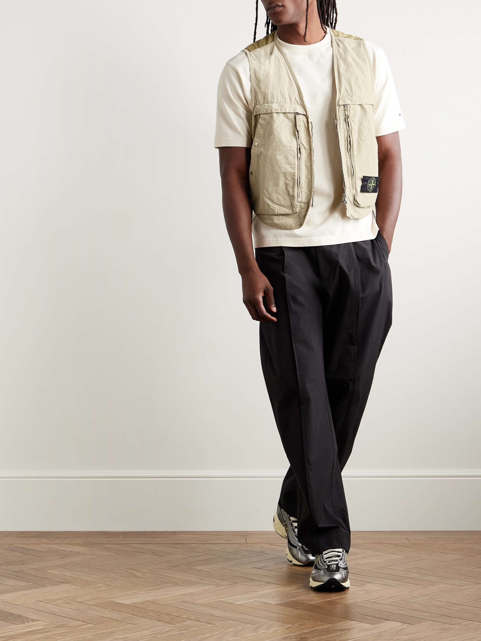 The Qowar Hand Embroidered Unisex Vest | Deerah