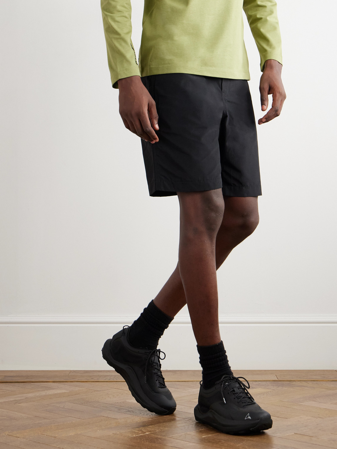 Roa Sella Sneakers In Black Fabric In Black