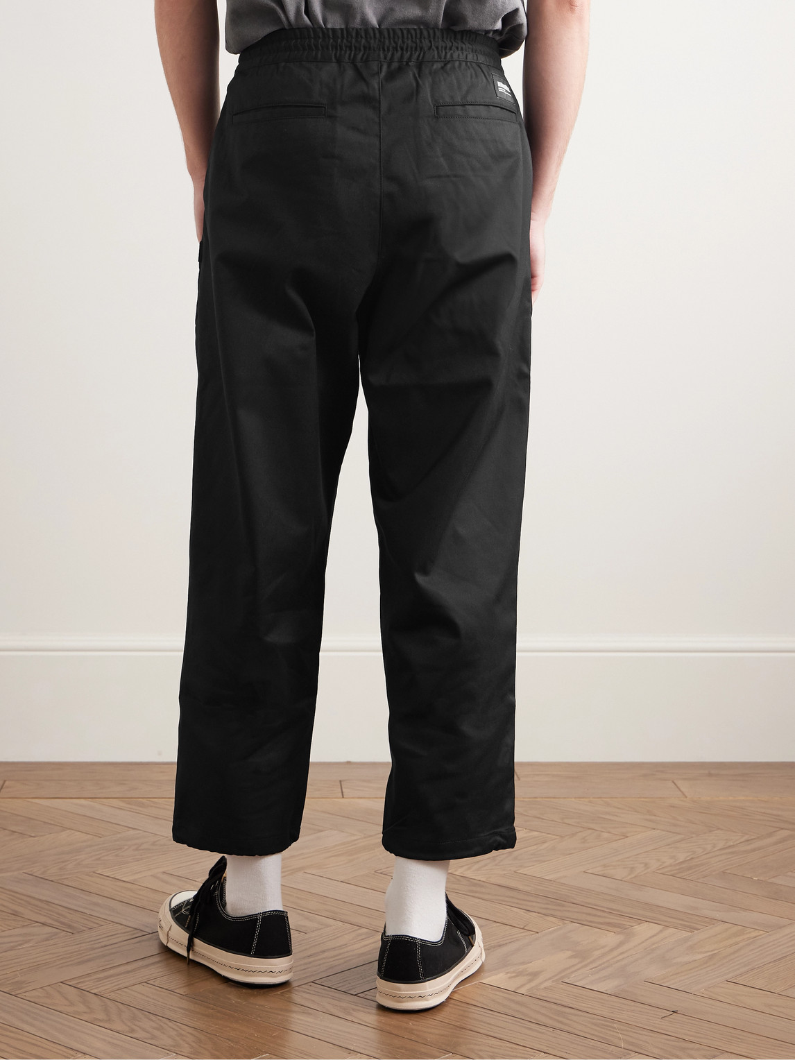 Shop Neighborhood Easy Straight-leg Cropped Pleated Twill Drawstring Trousers In Black