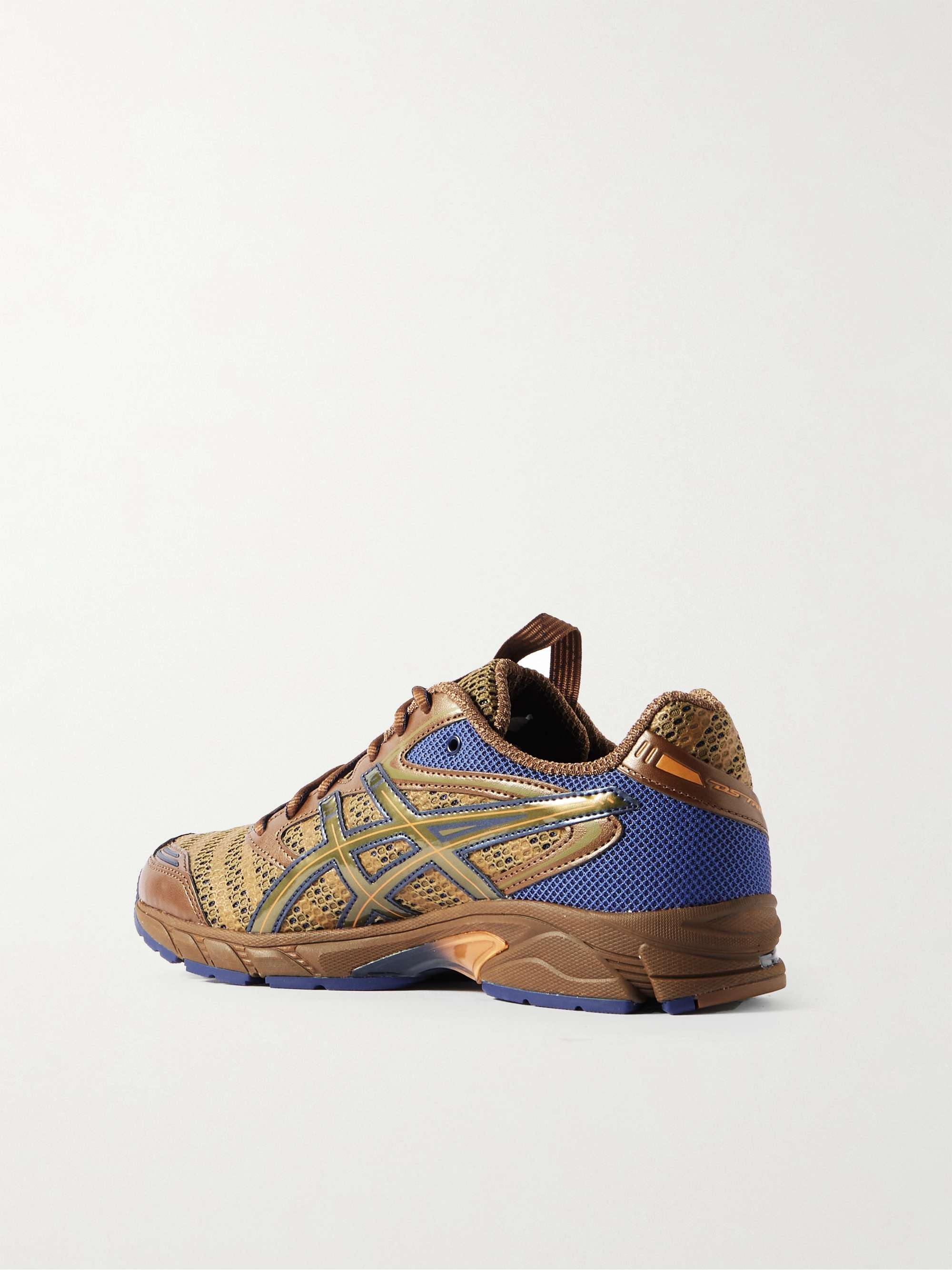 ASICS 