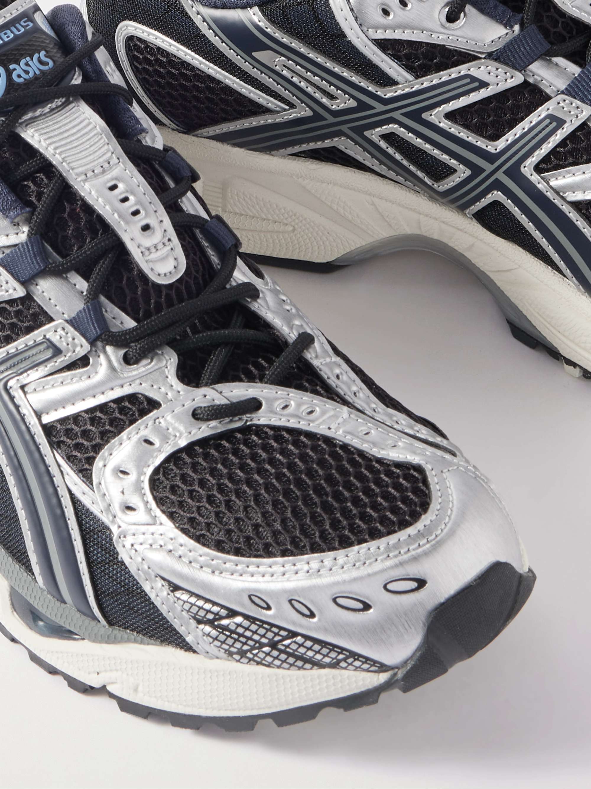 ASICS 