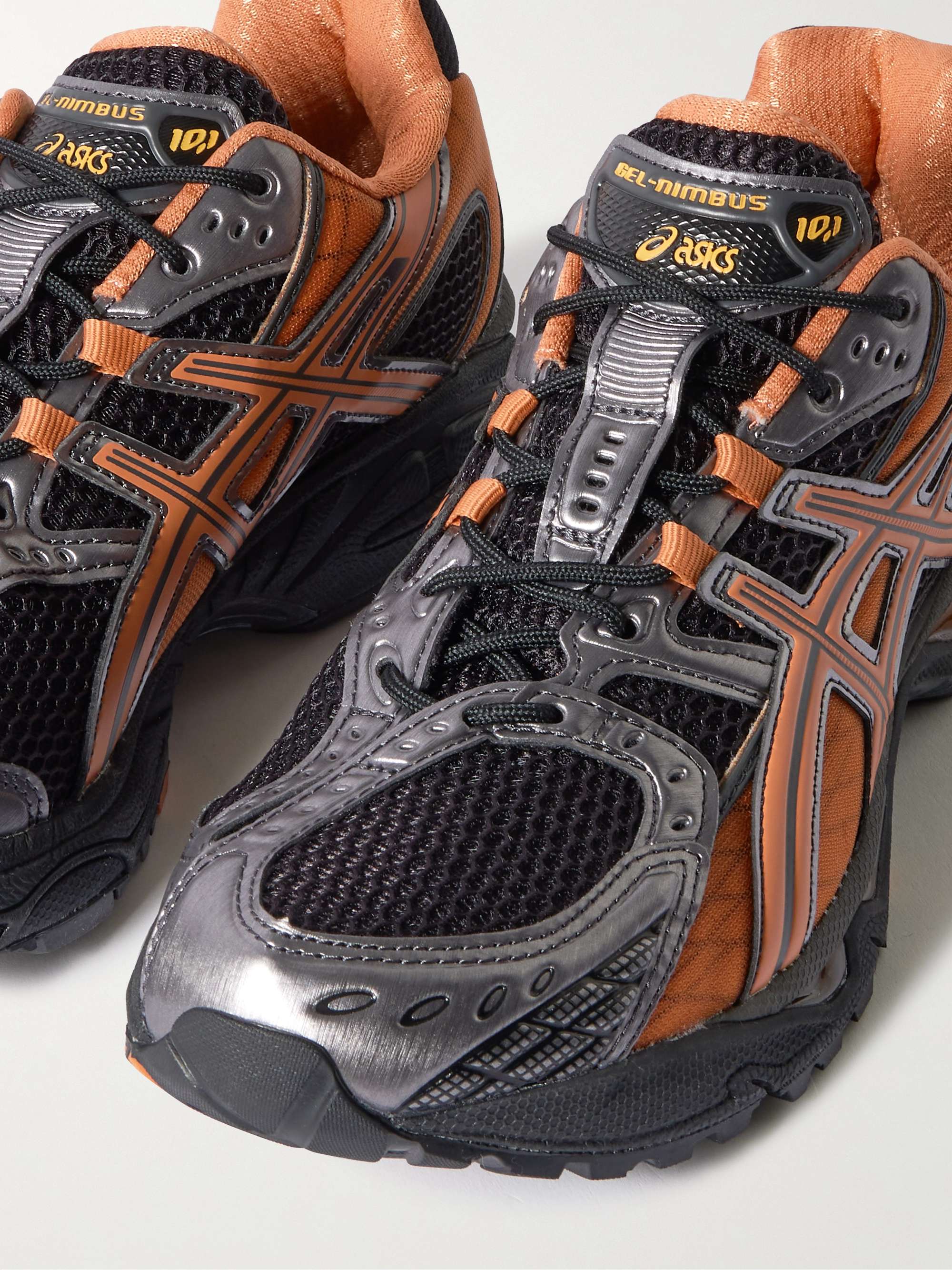 ASICS 