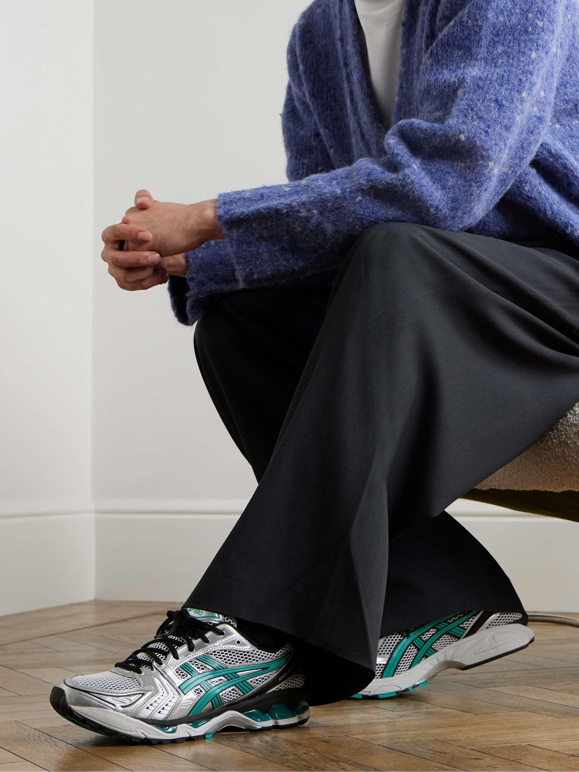 ASICS 