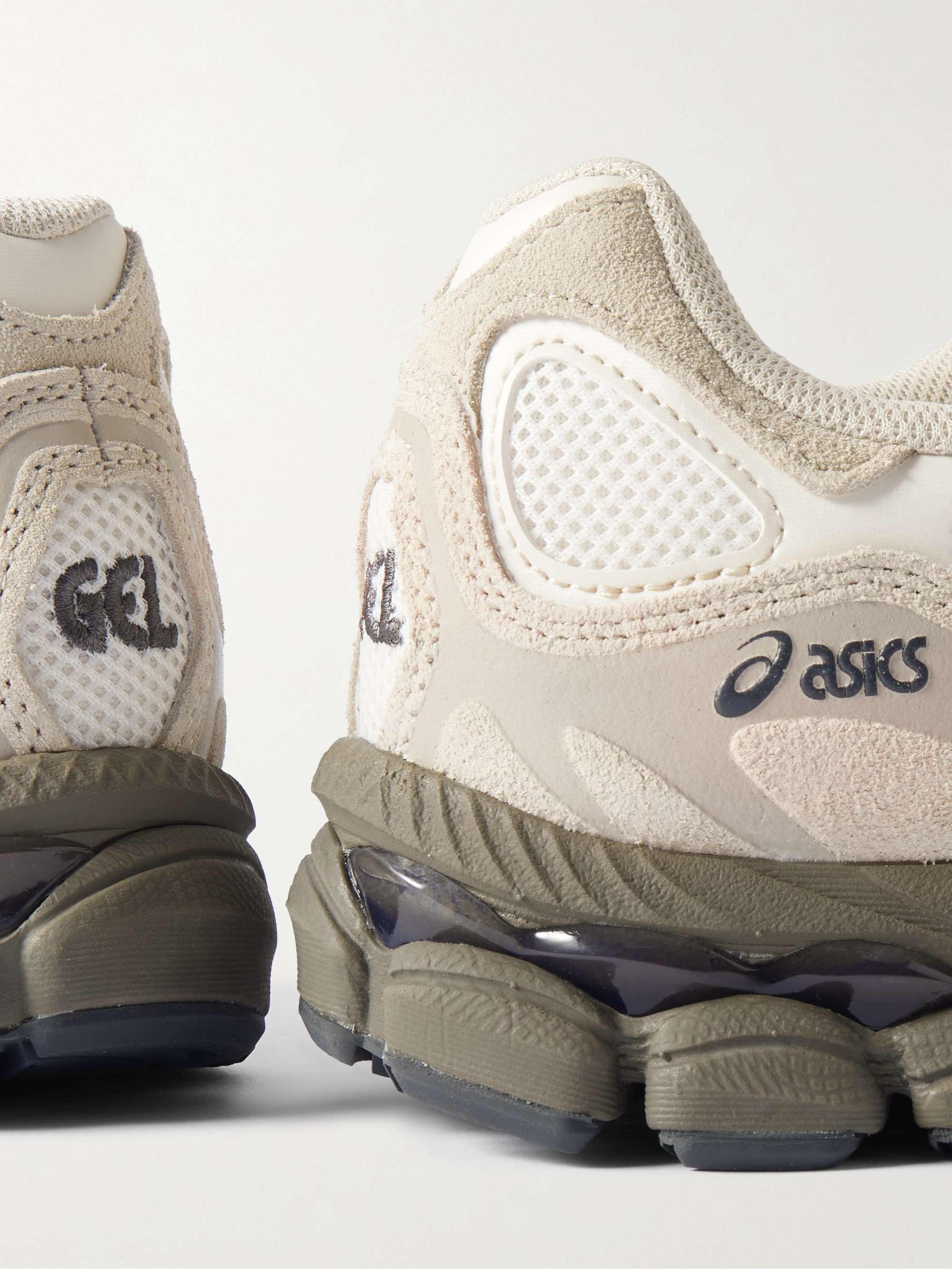 ASICS 