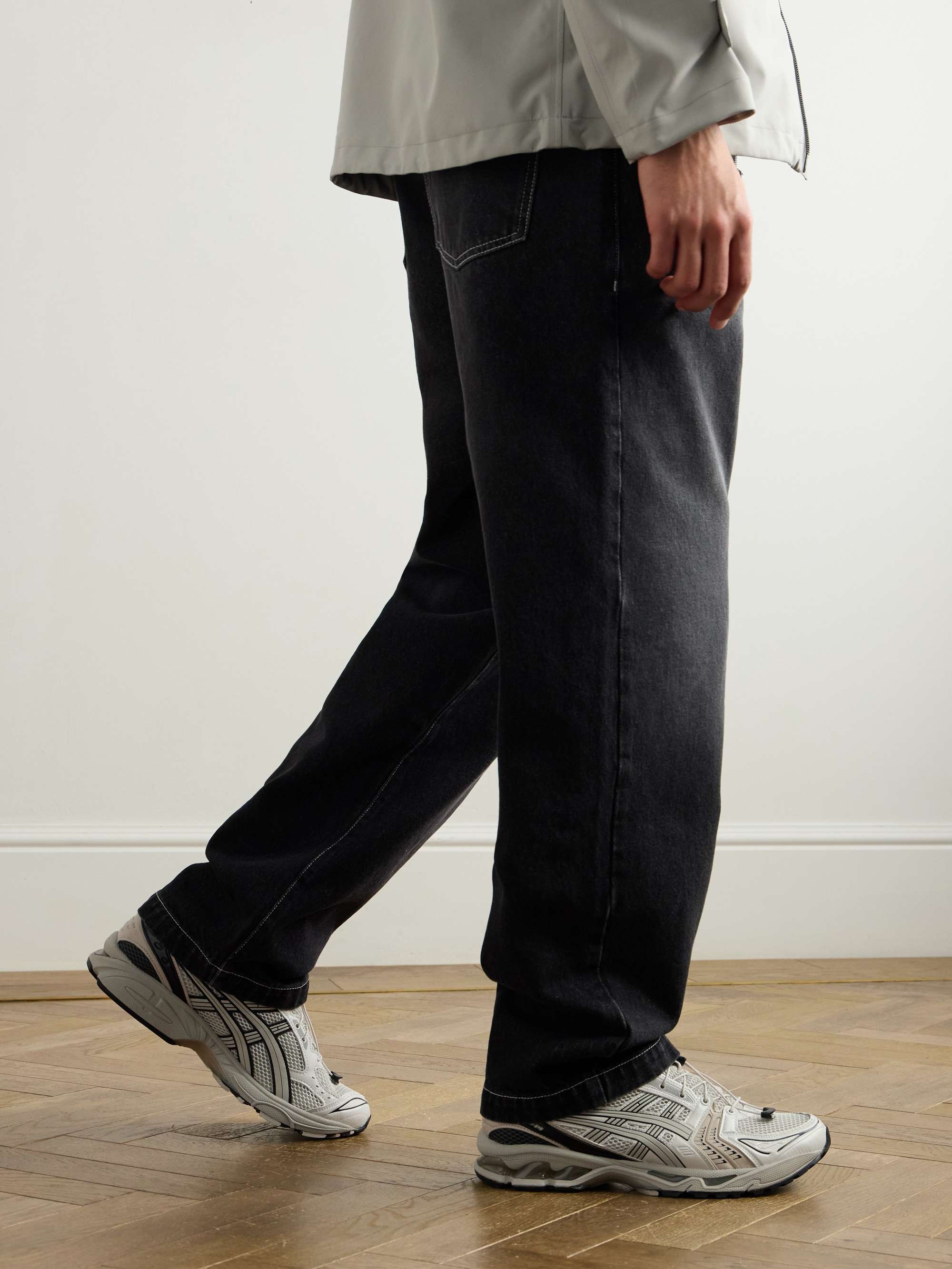 ASICS 