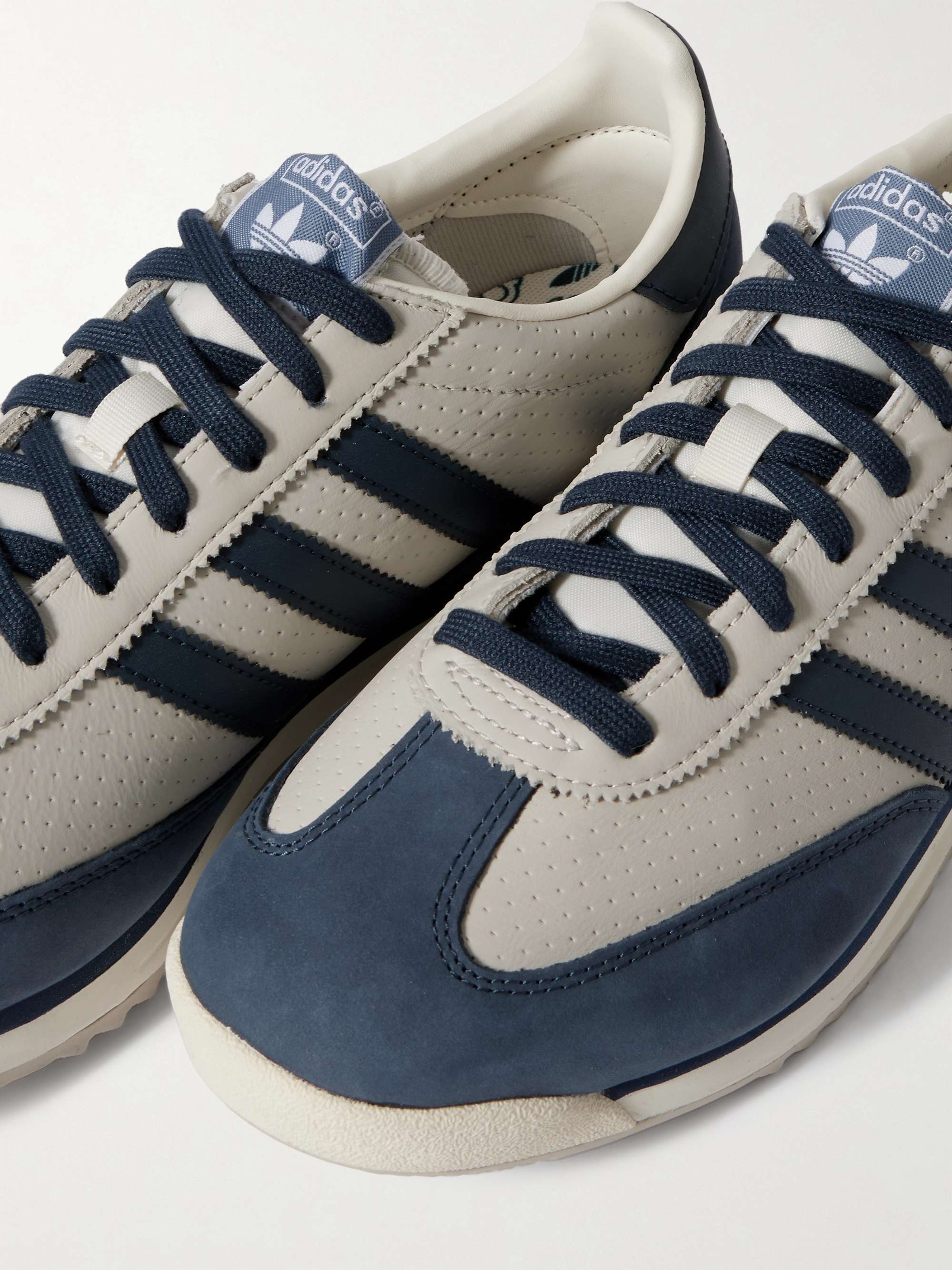 ADIDAS ORIGINALS 