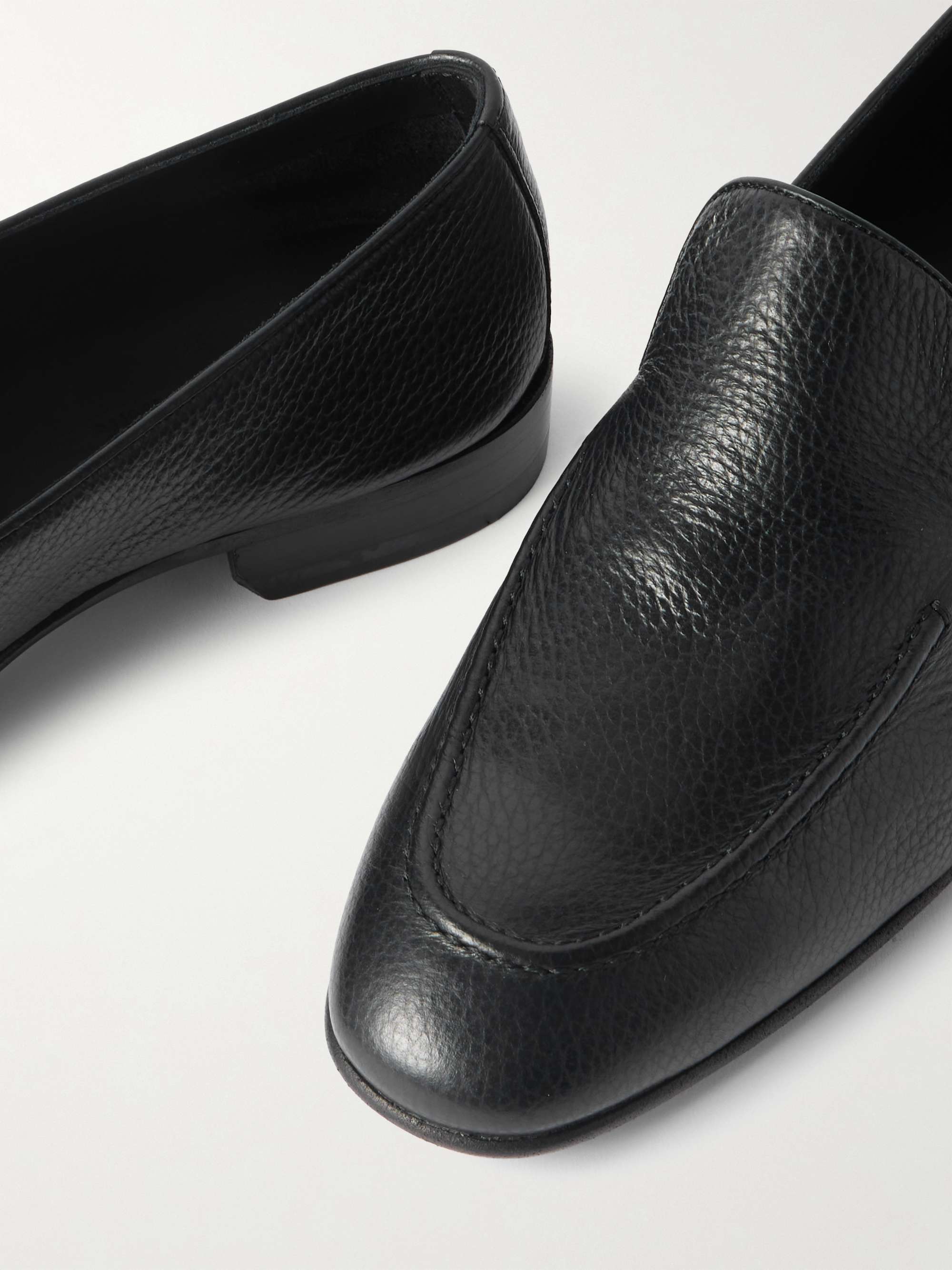 MANOLO BLAHNIK 
