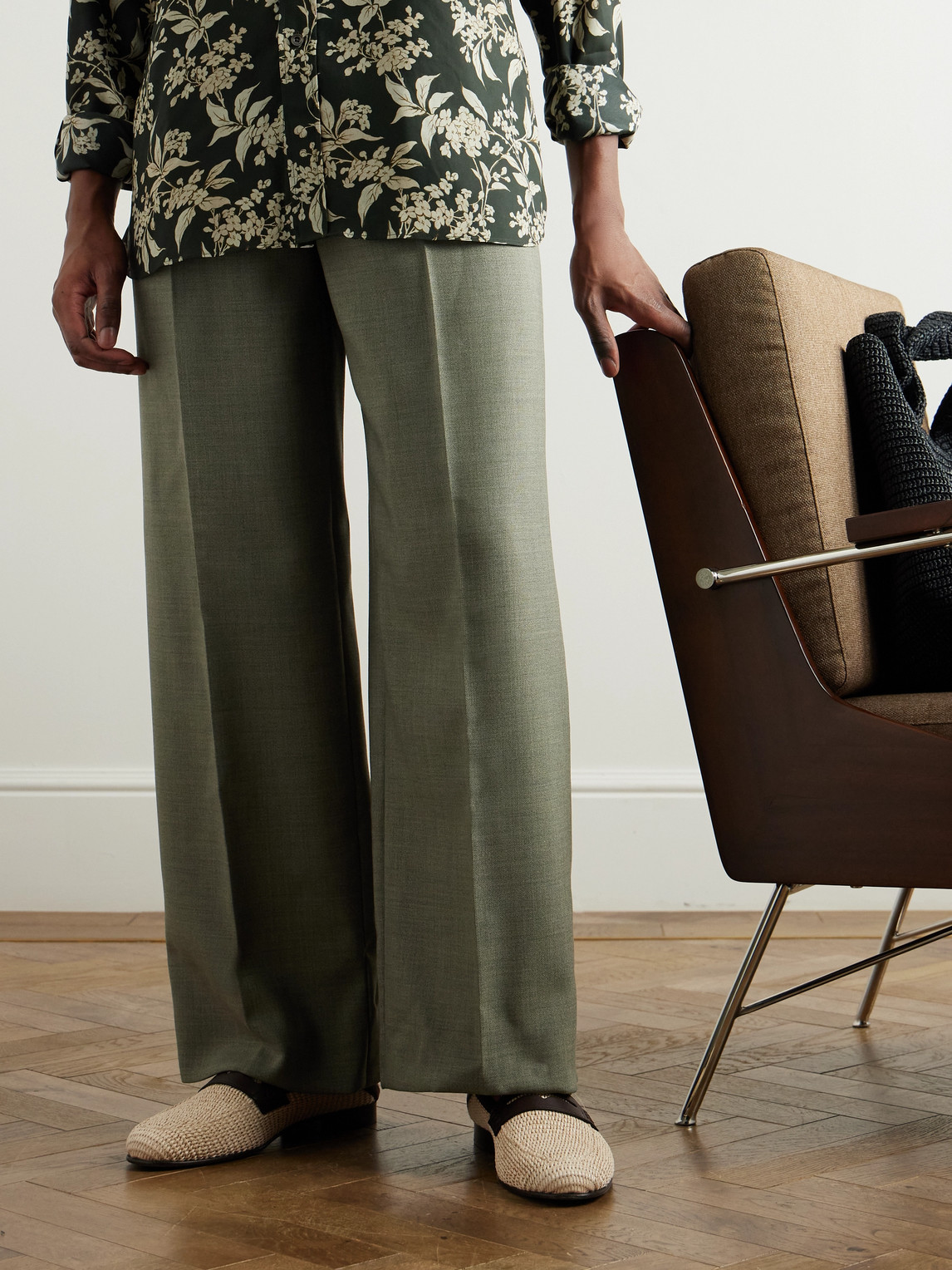 Manolo Blahnik Padstow Collapsible-heel Leather-trimmed Raffia Loafers In Neutrals