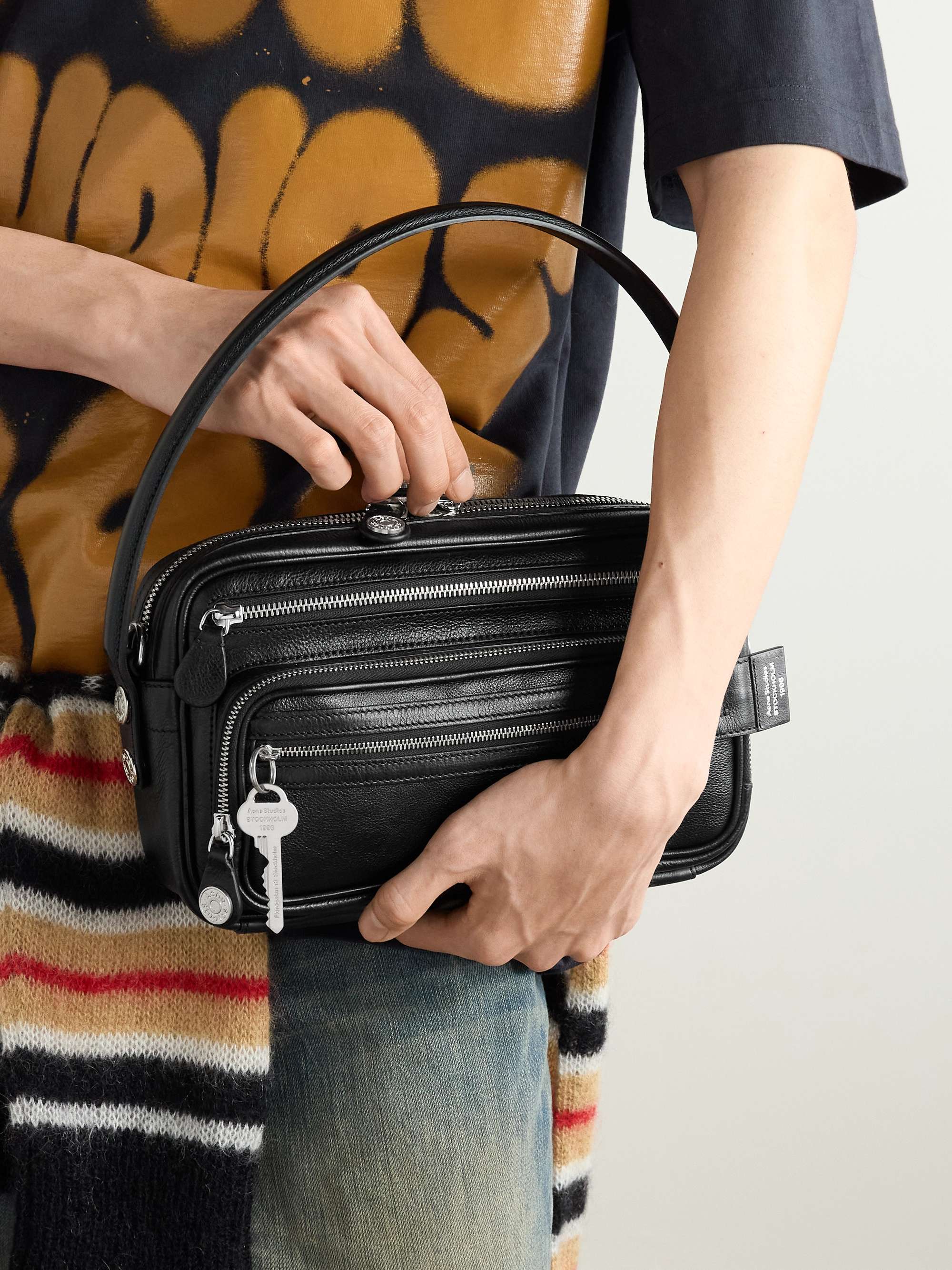 ACNE STUDIOS Camero テクスチャードレザー スモール