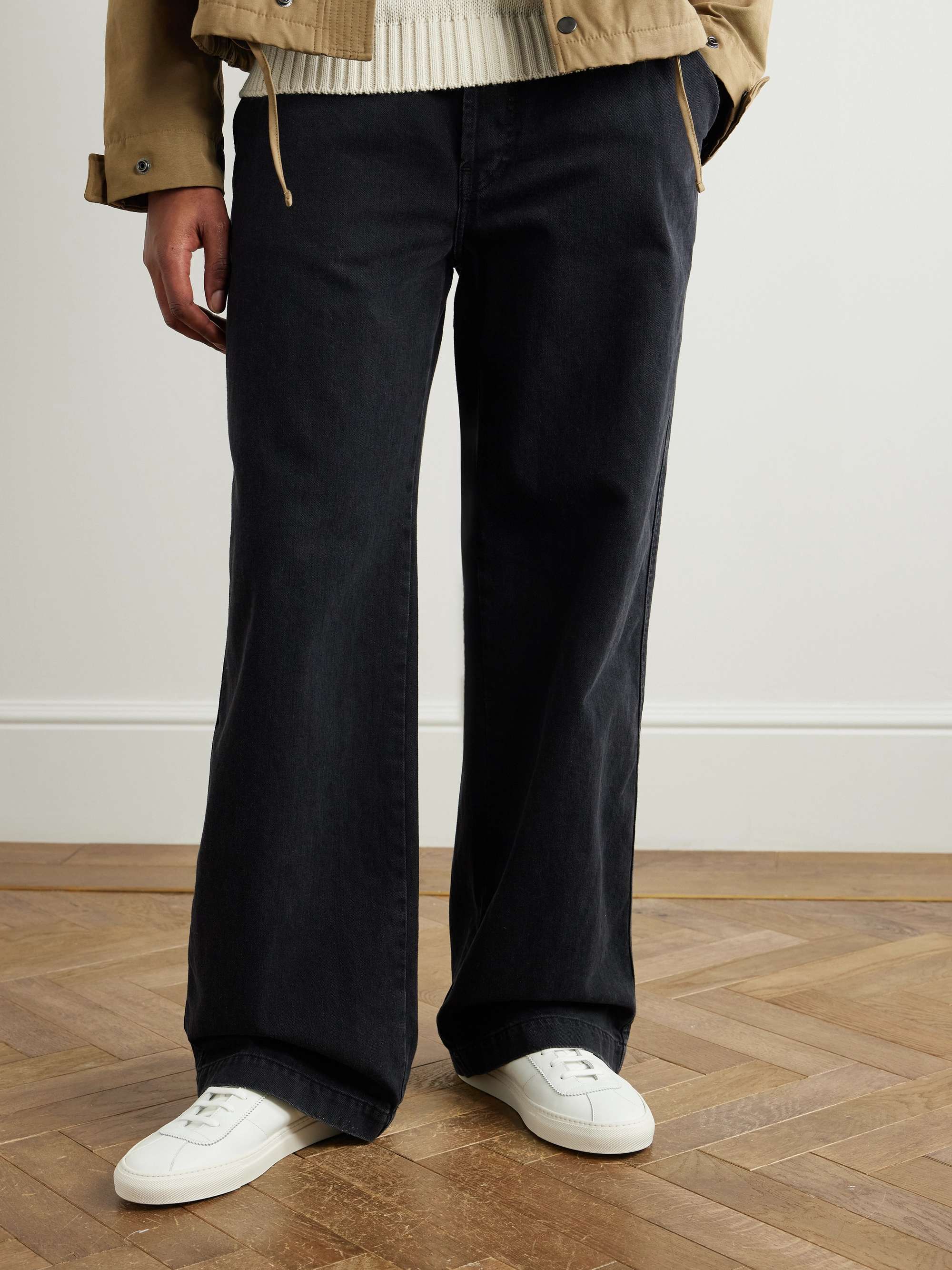 COMMON PROJECTS 