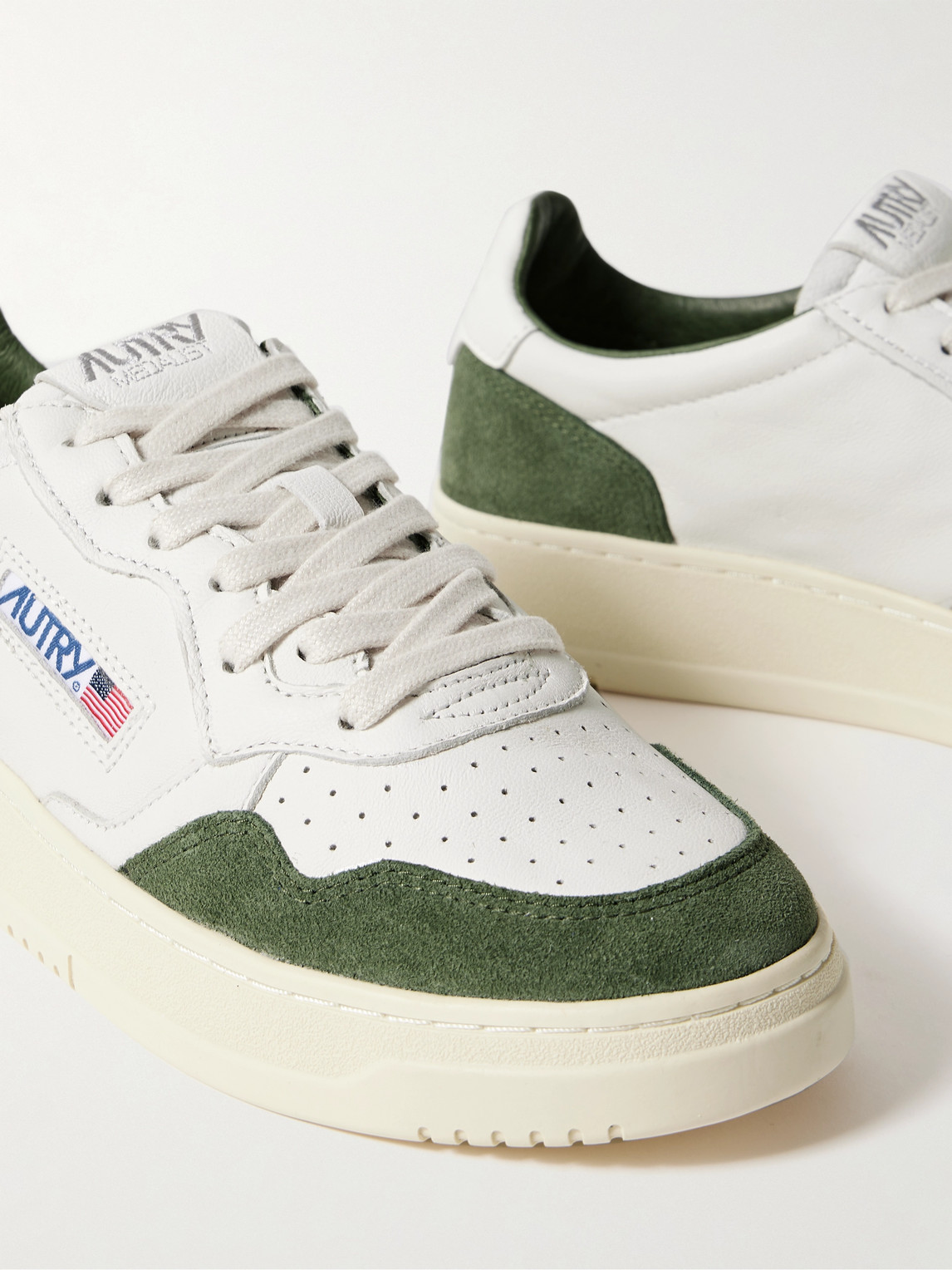 Autry Medalist Low Sneakers In Goatskin And Suede In Green