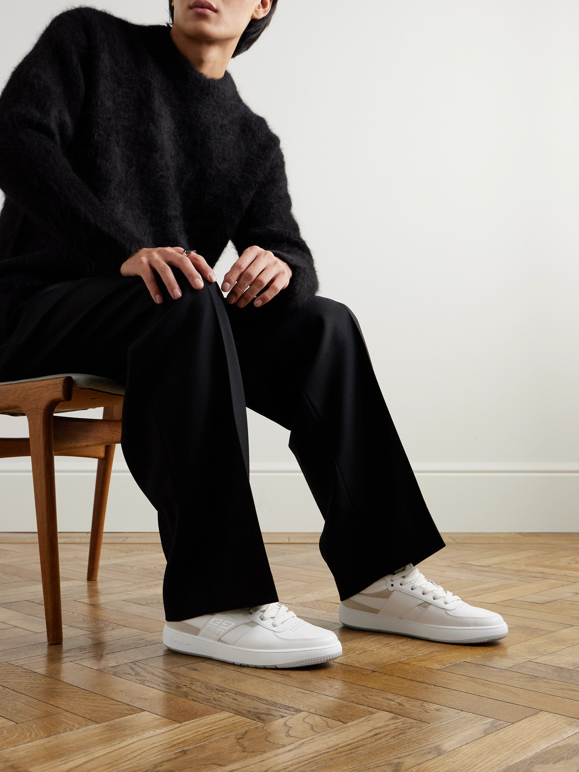 Givenchy G Move White Low Top Sneakers With Logo Detail On The Side In Leather Man In White