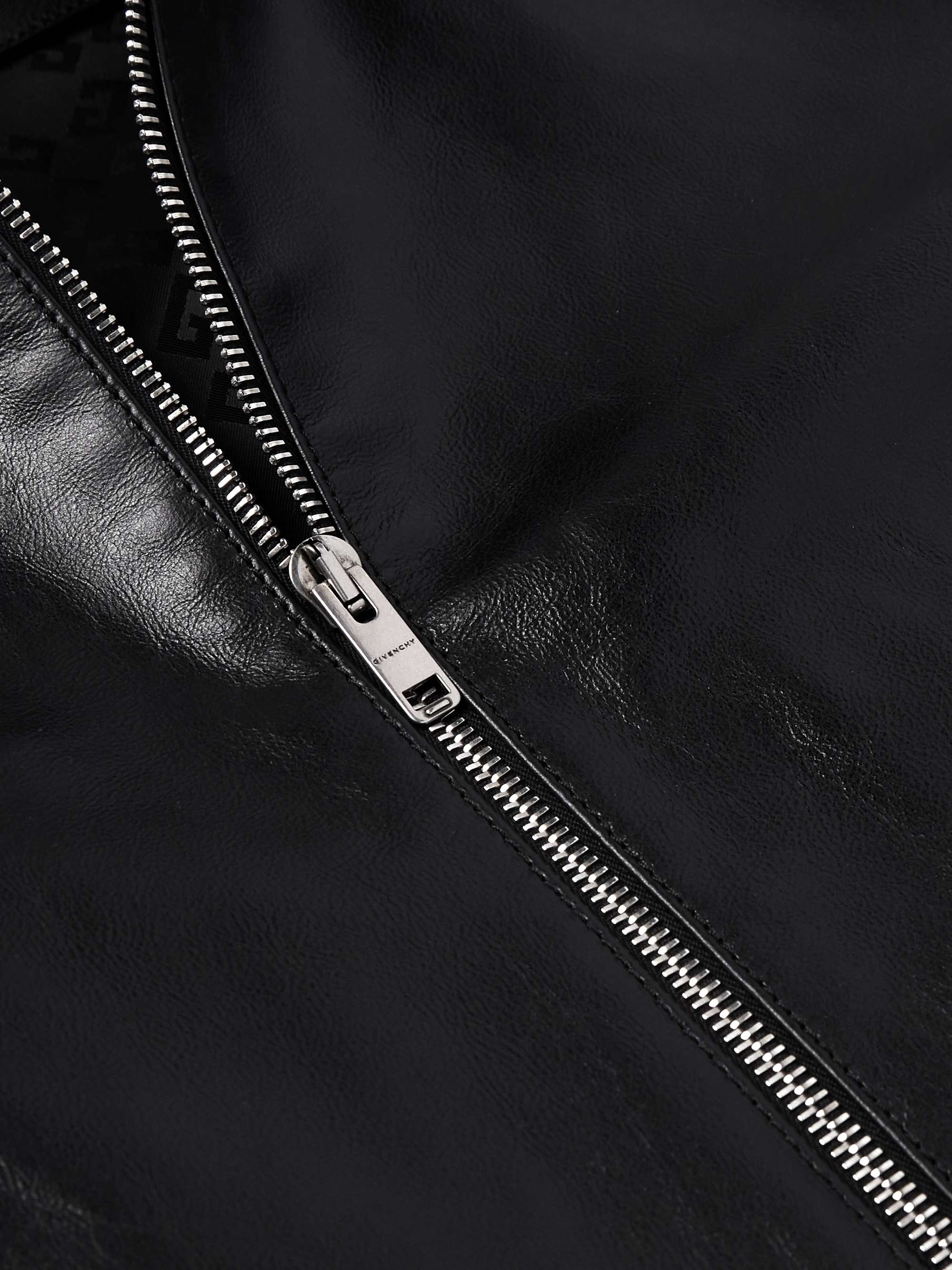 GIVENCHY 