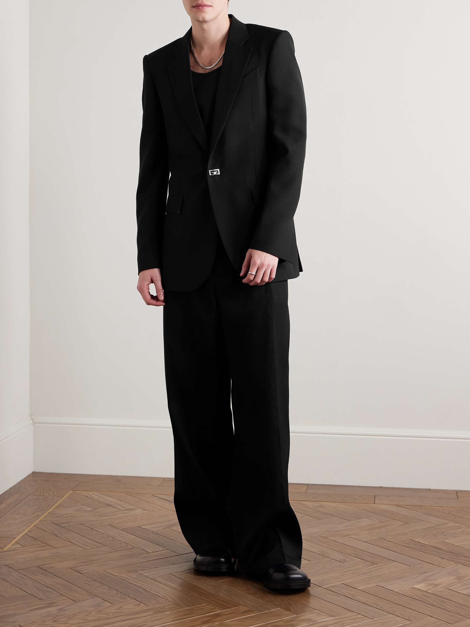 GIVENCHY 