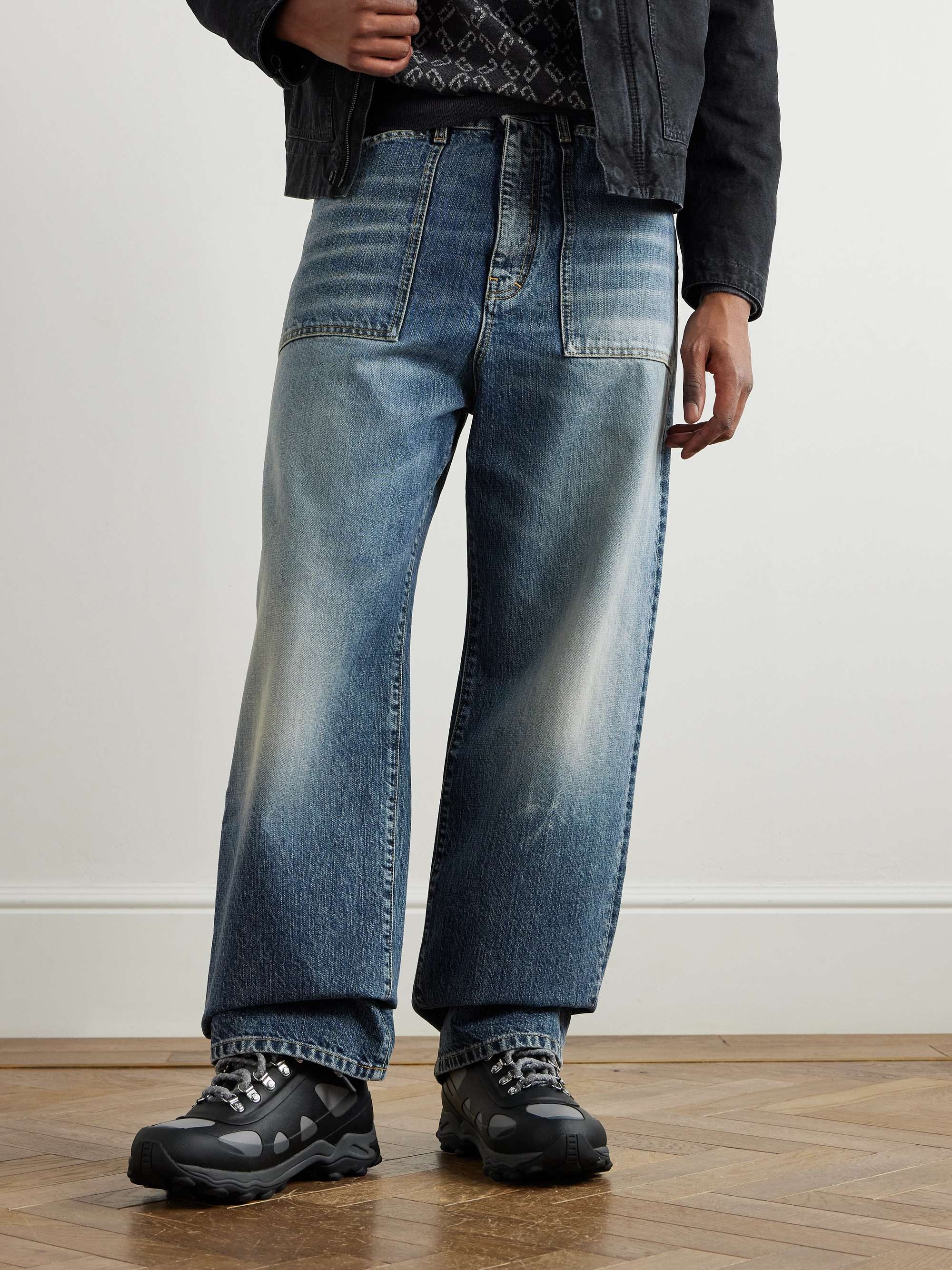GIVENCHY 