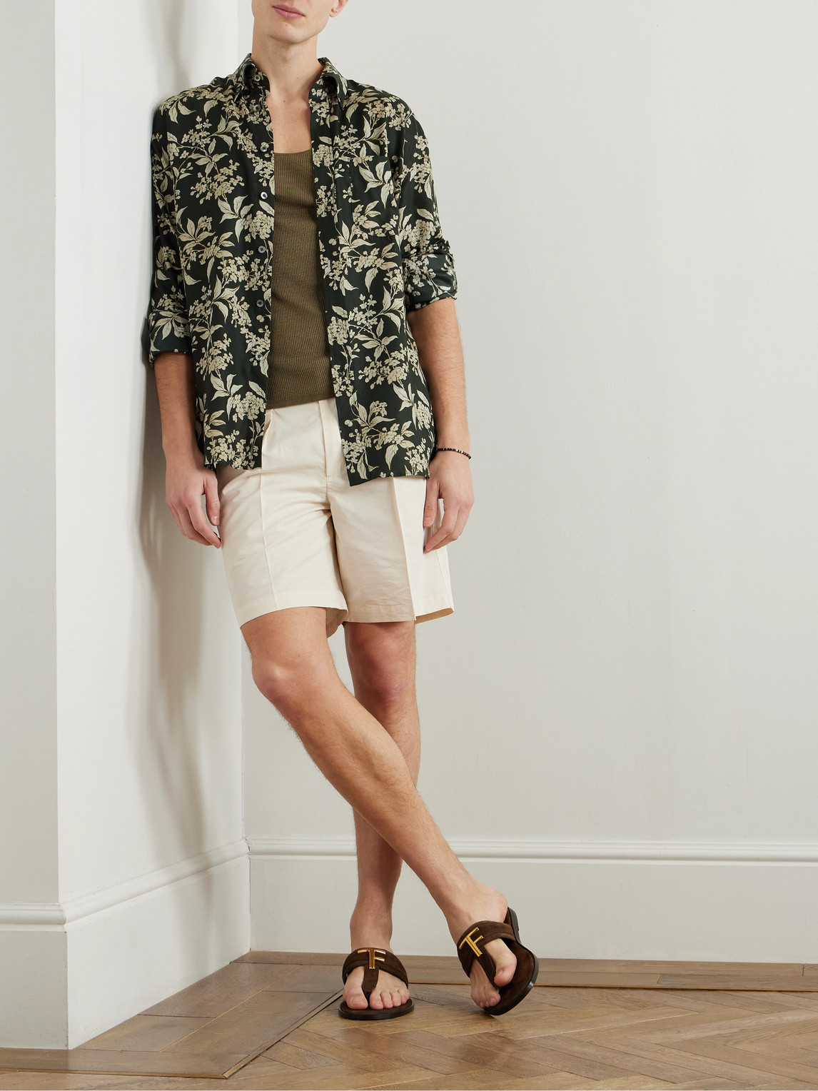 Tom Ford Straight-leg Pleated Cotton And Silk-blend Poplin Shorts In Neutrals