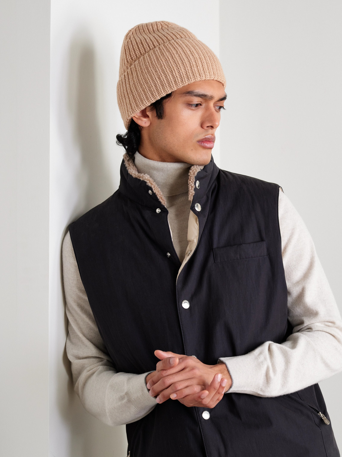 Brunello Cucinelli Ribbed Cashmere Beanie In Neutrals