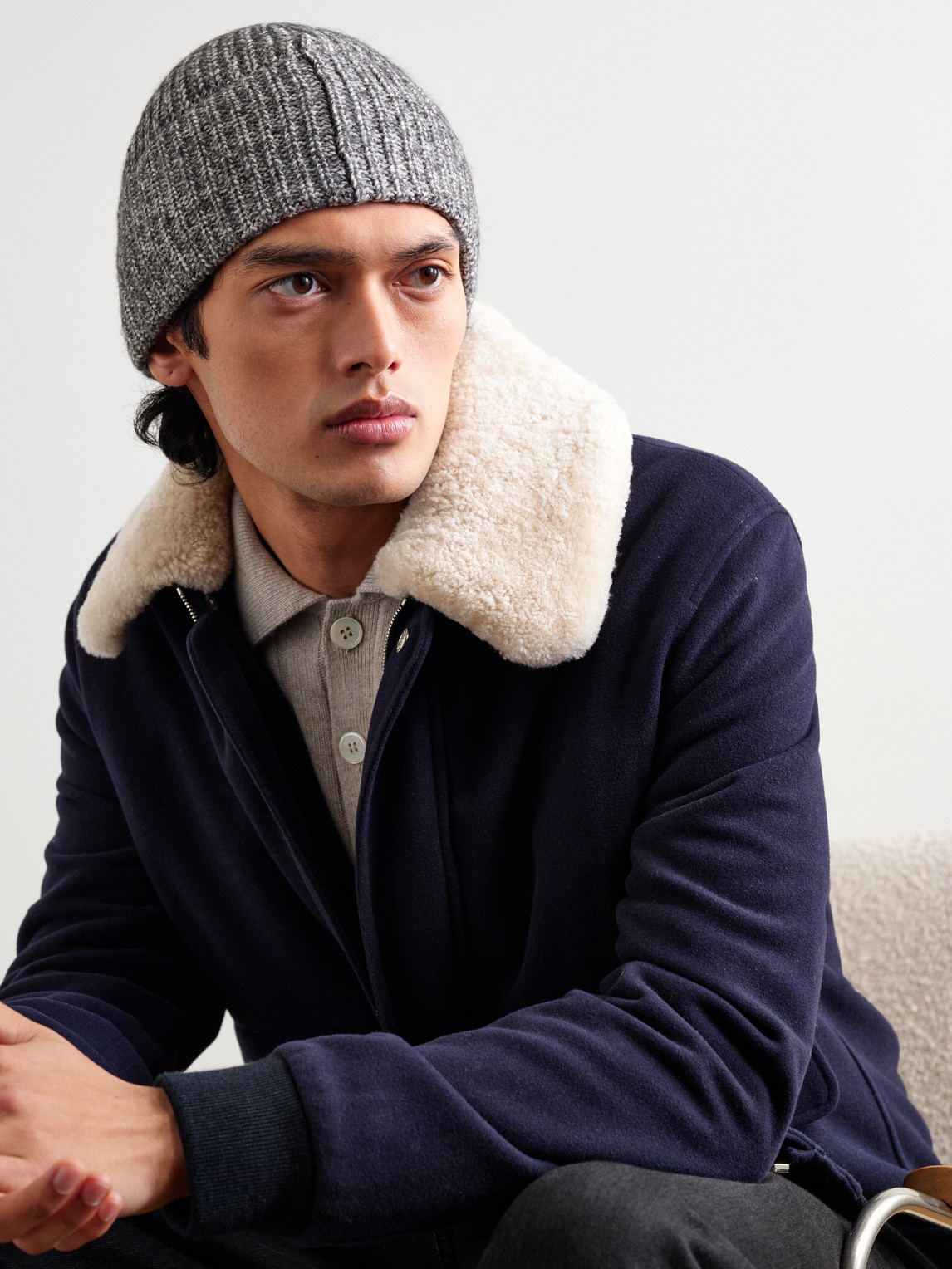 Brunello Cucinelli Ribbed Cashmere Beanie In Gray