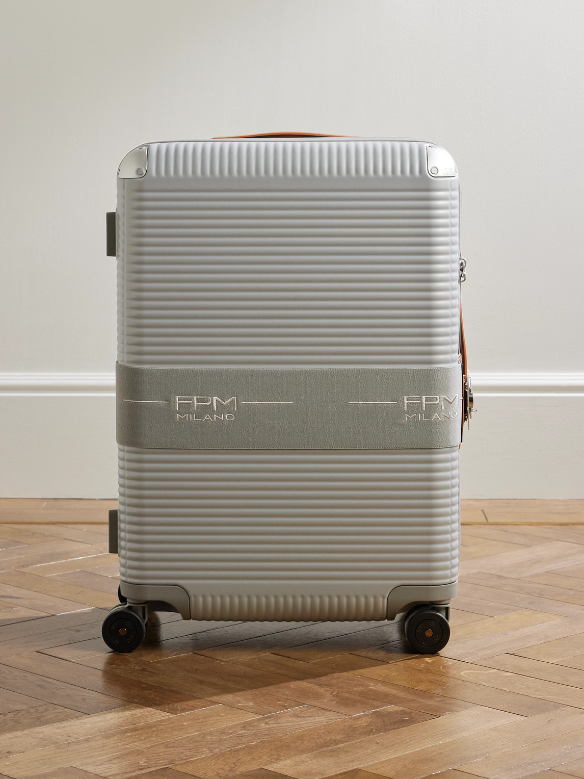 Fpm Milano Bank Zip Deluxe 68cm Leather-trimmed Polycarbonate Spinner Suitcase In Gray