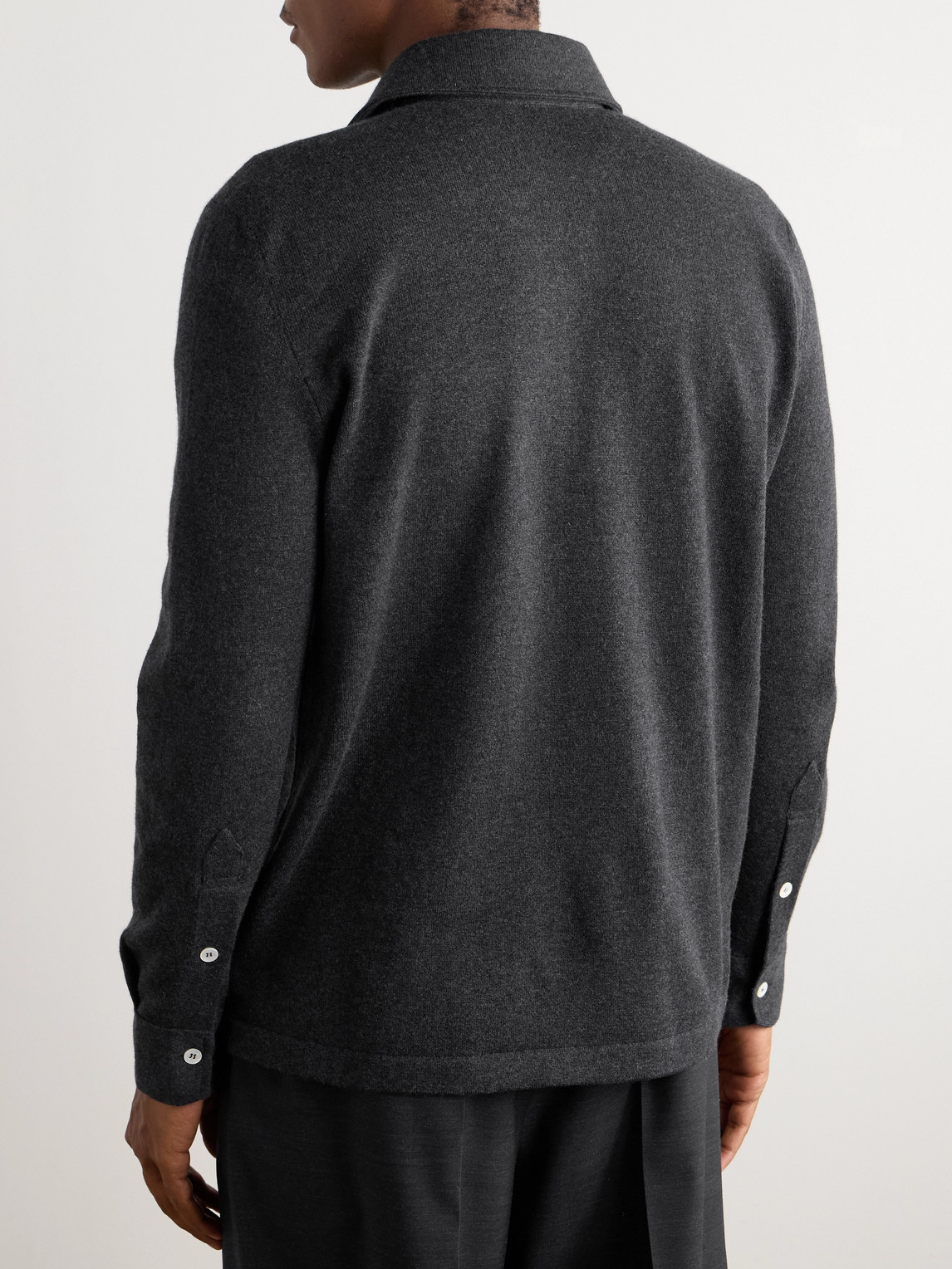 https://www.mrporter.com/variants/images/1647597352592030/bk/w1000.jpg