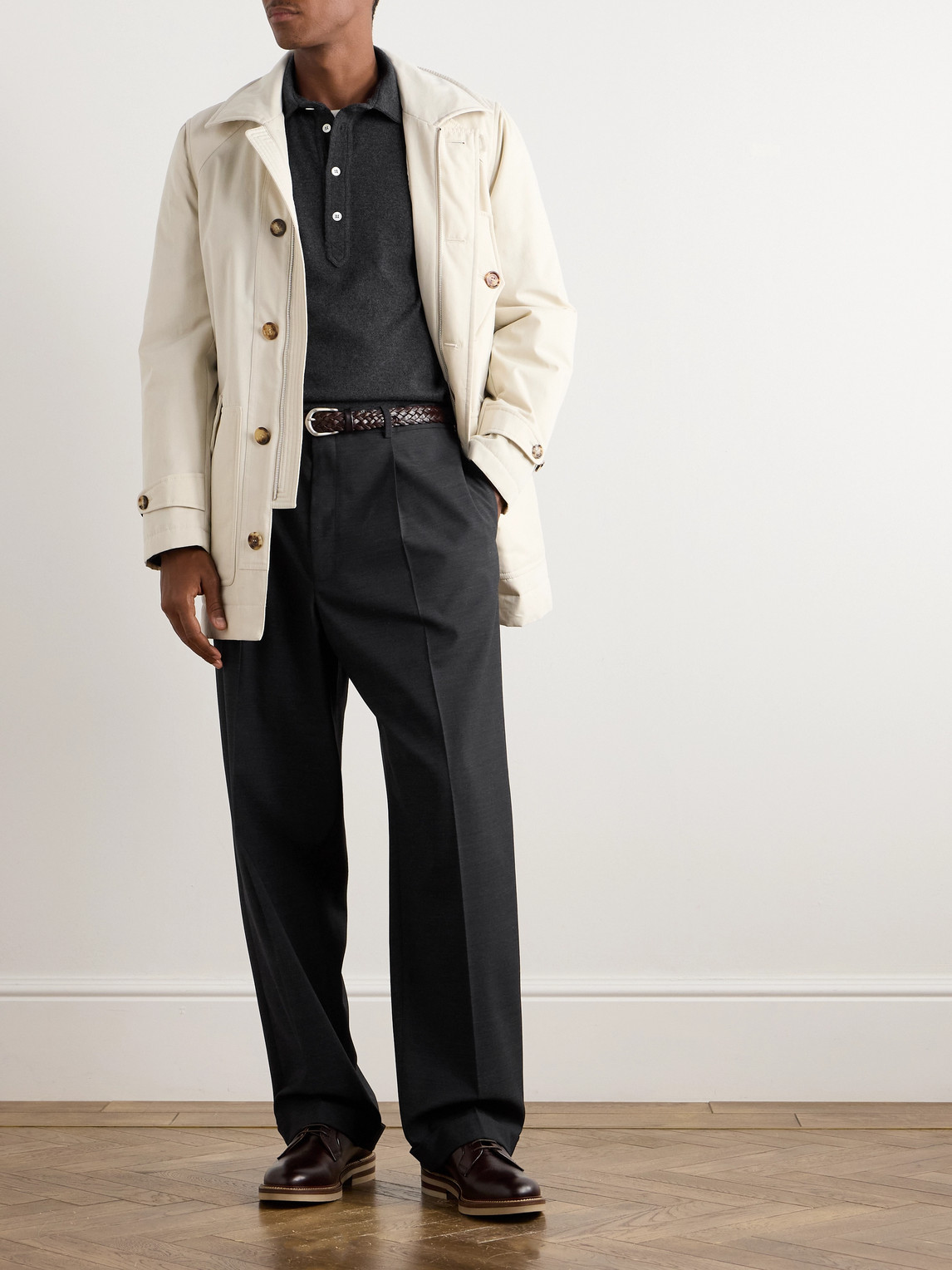 https://www.mrporter.com/variants/images/1647597352592030/ou/w1000.jpg