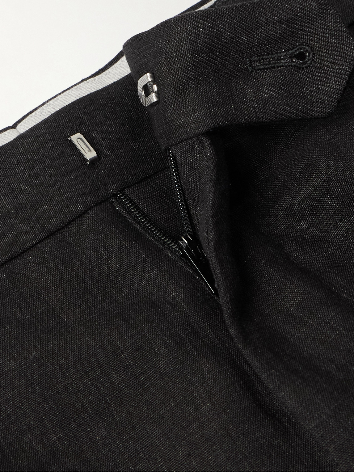 Brunello Cucinelli Slim-fit Pleated Linen Suit Trousers In Black