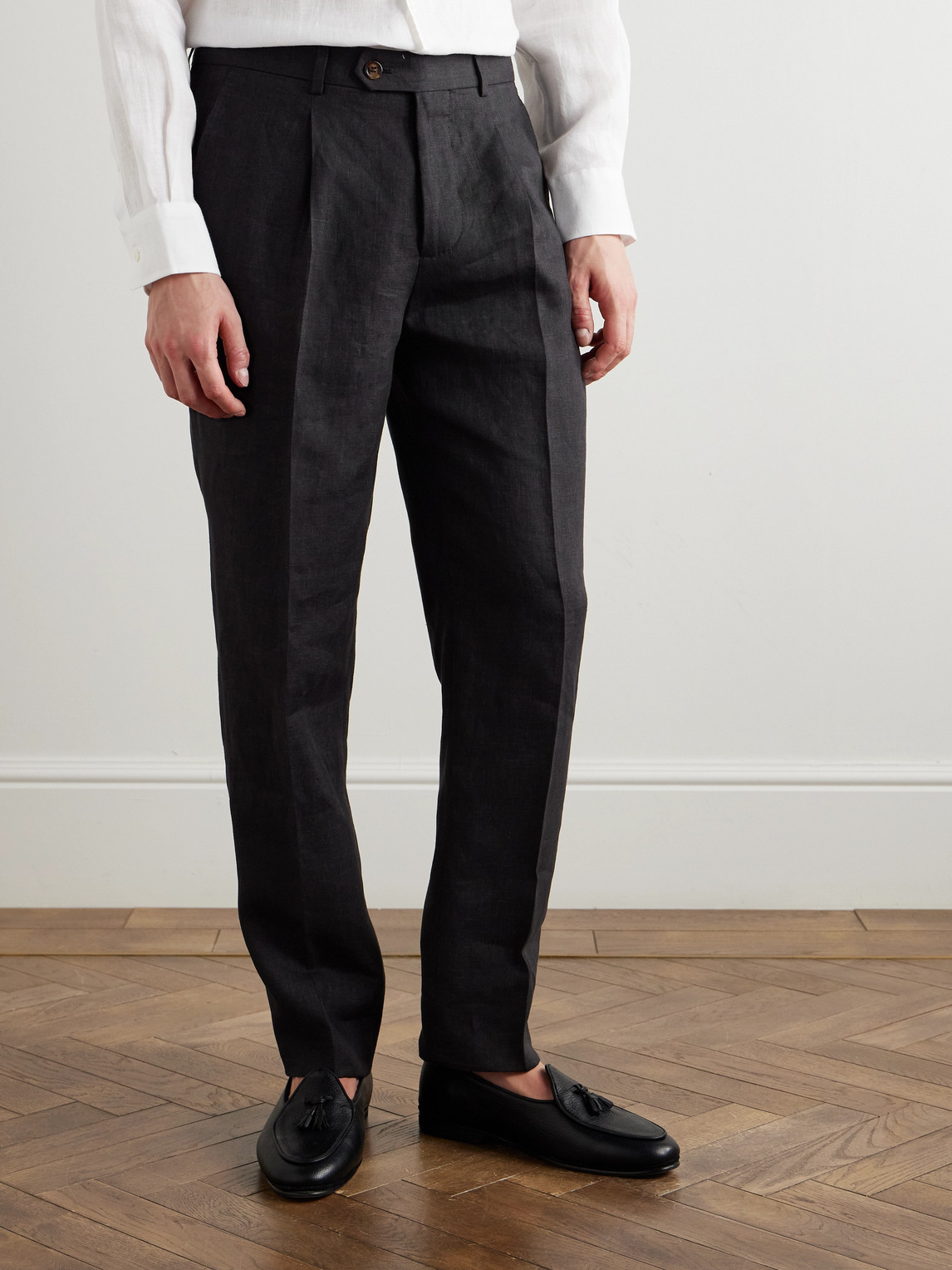 Brunello Cucinelli Slim-fit Pleated Linen Suit Trousers In Black