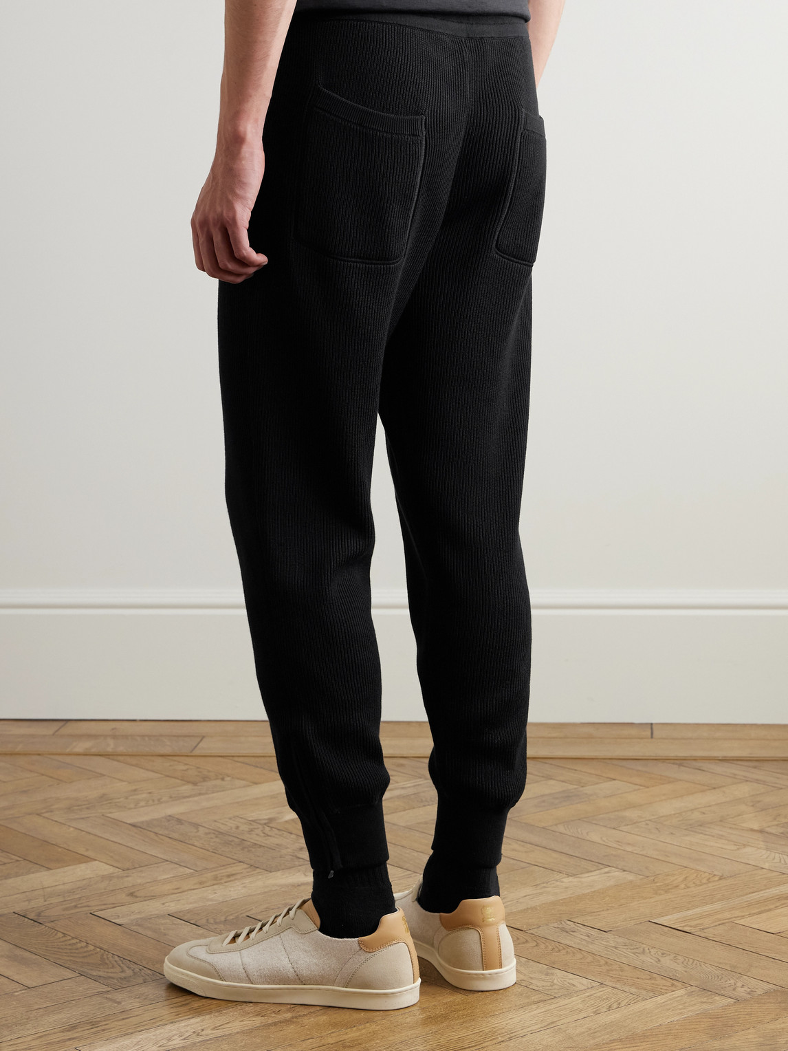 Brunello Cucinelli Ribbed Cotton Sweatpants In Black