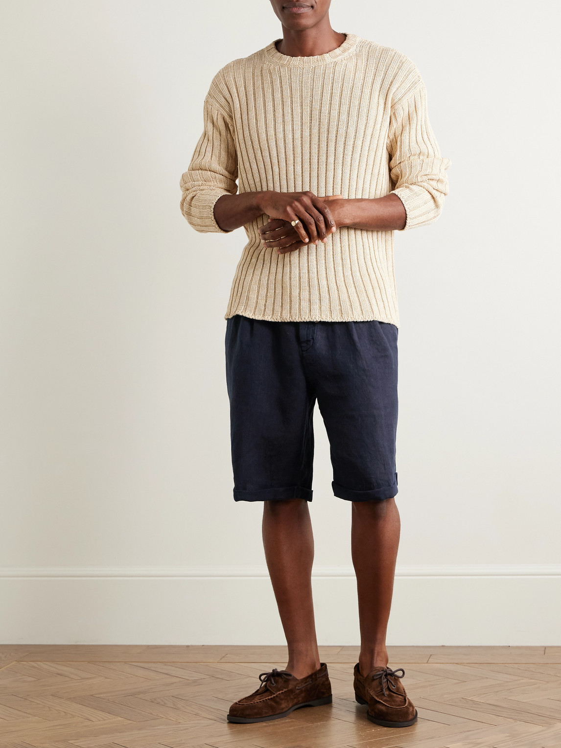 Straight-Leg Pleated Linen Drawstring Bermuda Shorts — 2