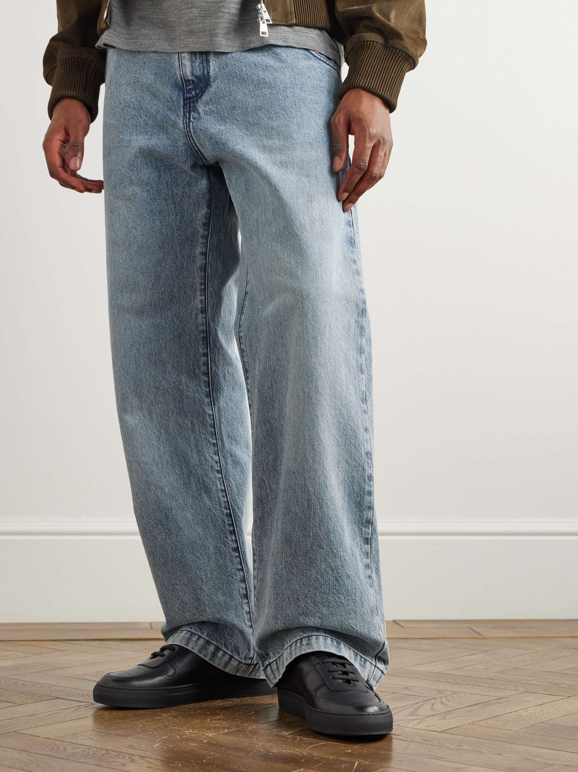 COMMON PROJECTS 