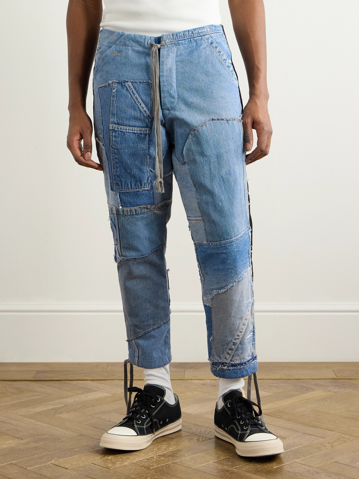  Greg Lauren - Tapered Cropped Frayed Patchwork Drawstring Jeans - Men - Blue - 5 