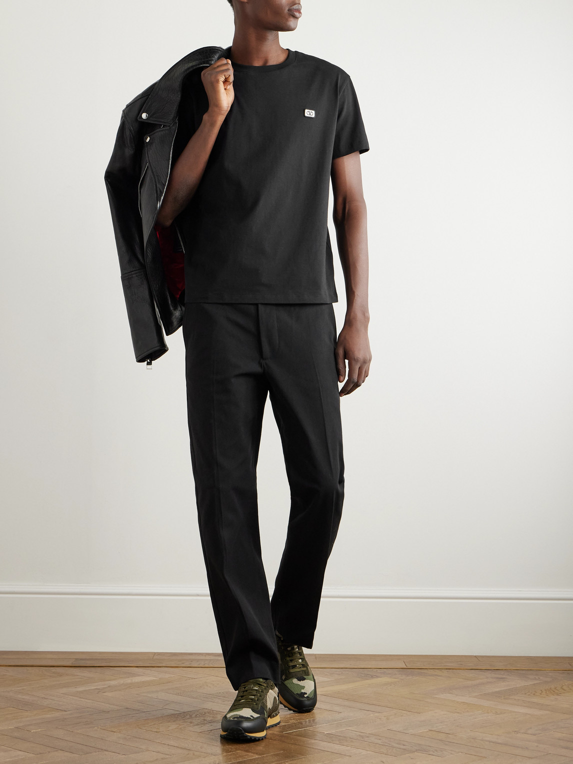 Valentino T-shirt With Signature Vlogo In Black