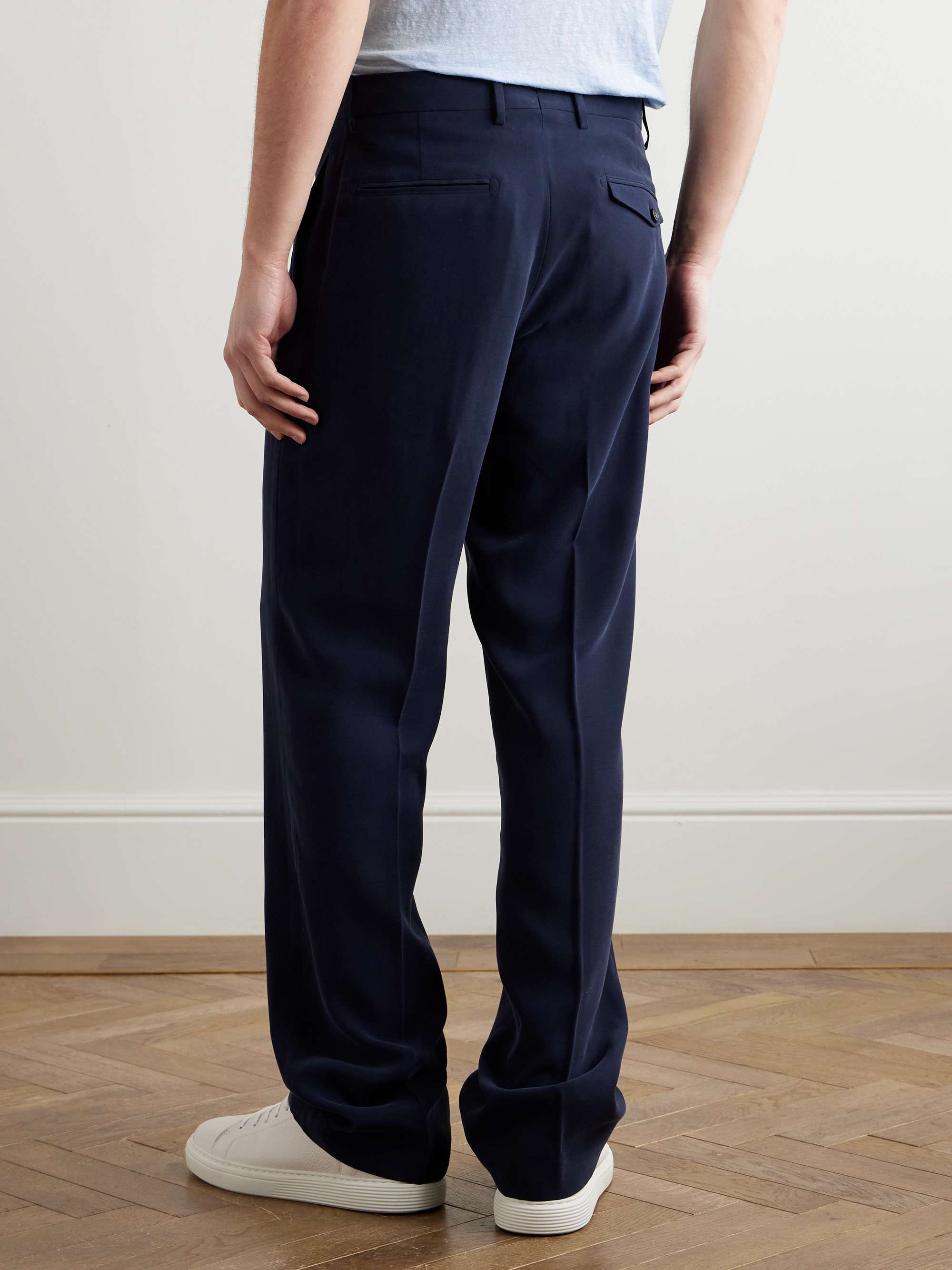 THOM SWEENEY 