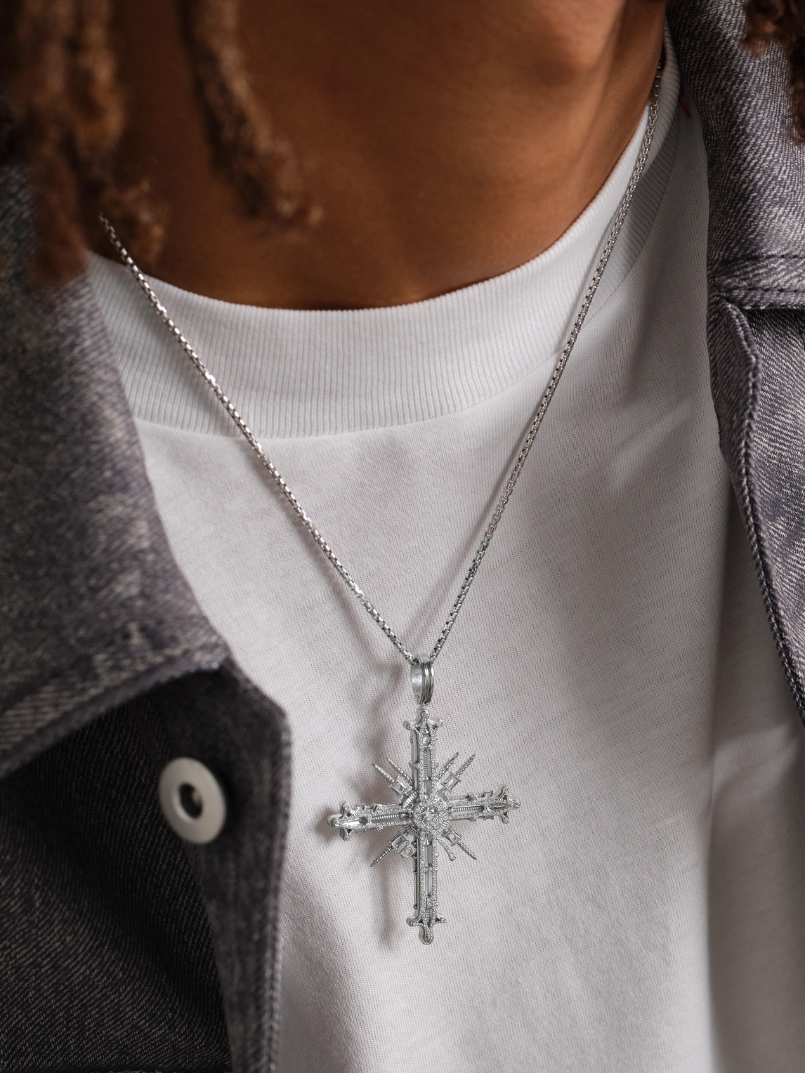 Alex Moss New York Armageddon 14-karat White Gold Diamond Pendant In Silver
