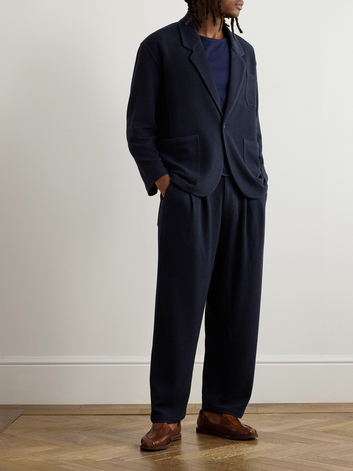 MONITALY EASY TAPERED PLEATED TEXTURED-WOVEN TROUSERS