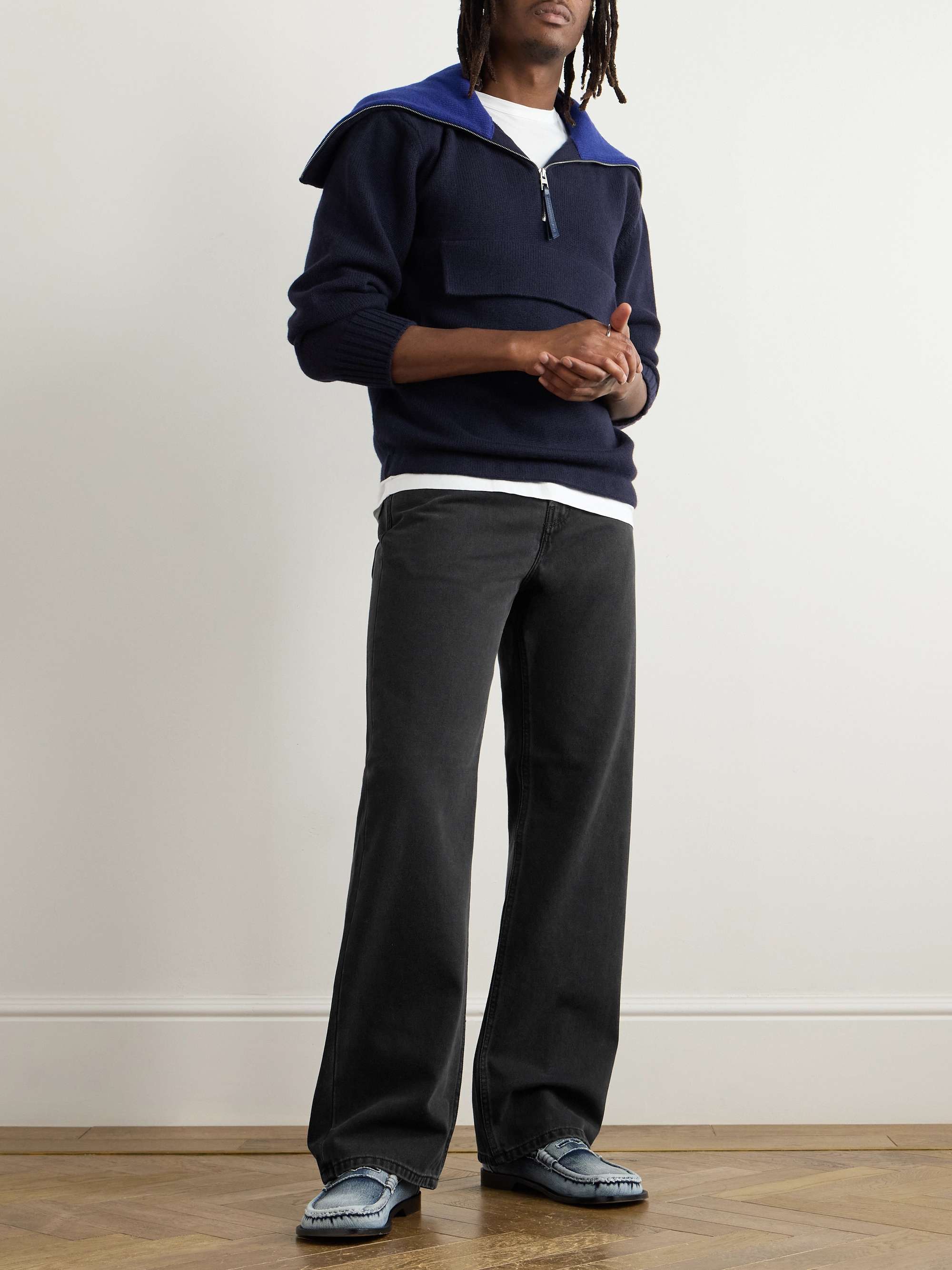 Jacquemusのブラックストレートジーンズです。 なでる Jacquemusのブラックストレートジーンズです。 なでる