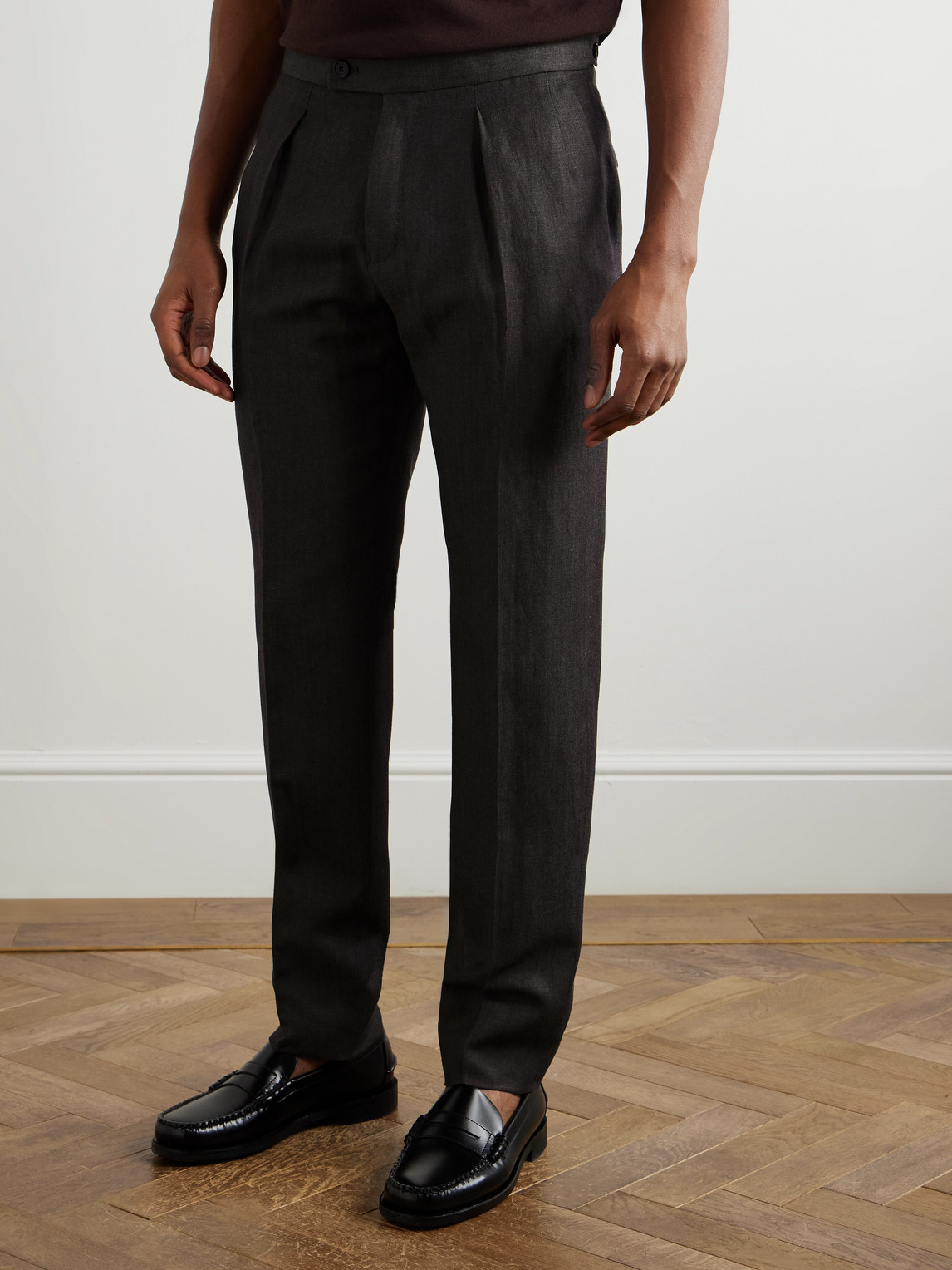 Incotex Venezia 1951 Tapered Pleated Linen, Wool And Silk-blend Trousers In Brown