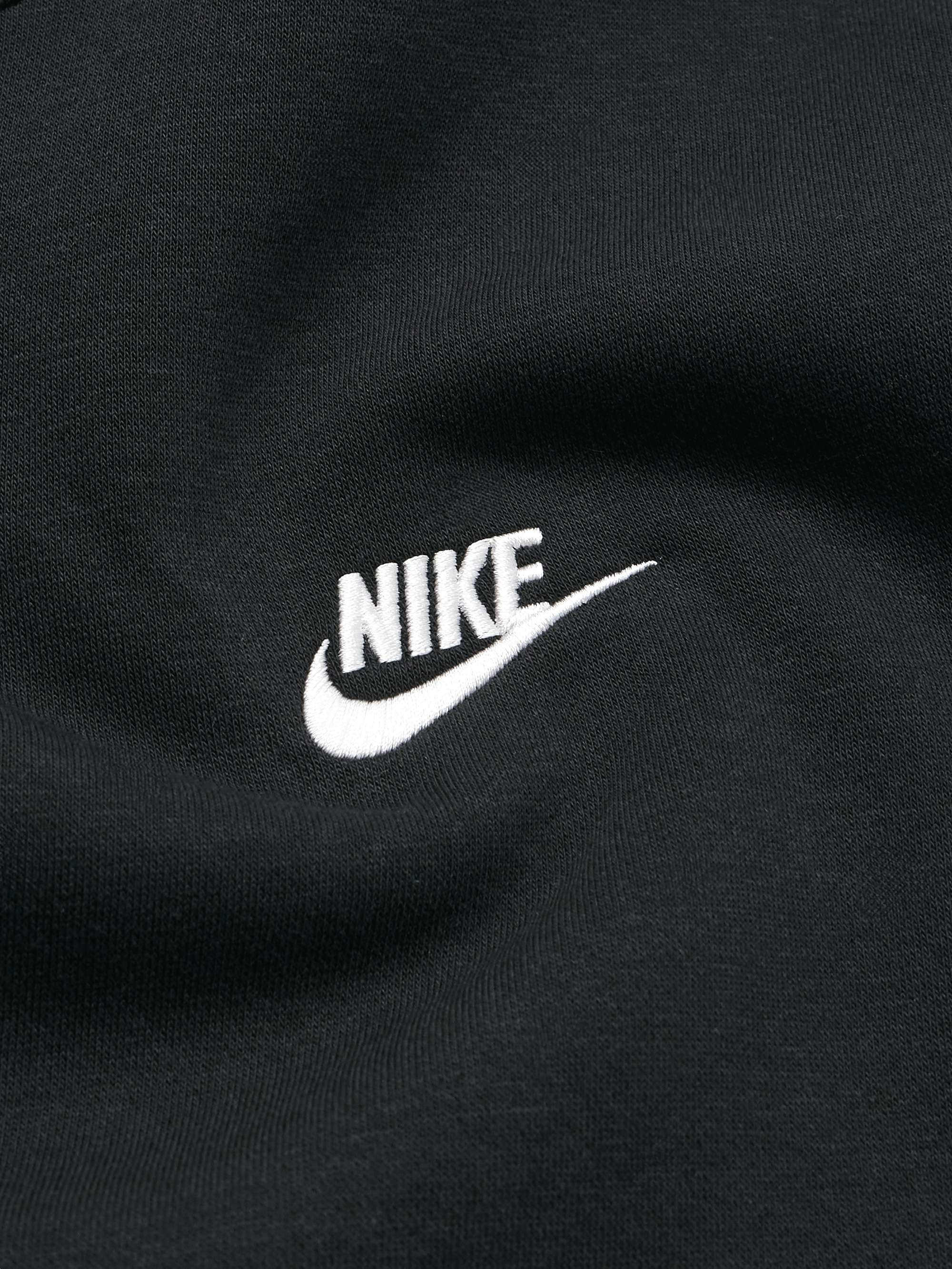 NIKE سويت شيرت Sportswear Club من مزيج القطن والصوف التقني مطرّز بشعار العلامة