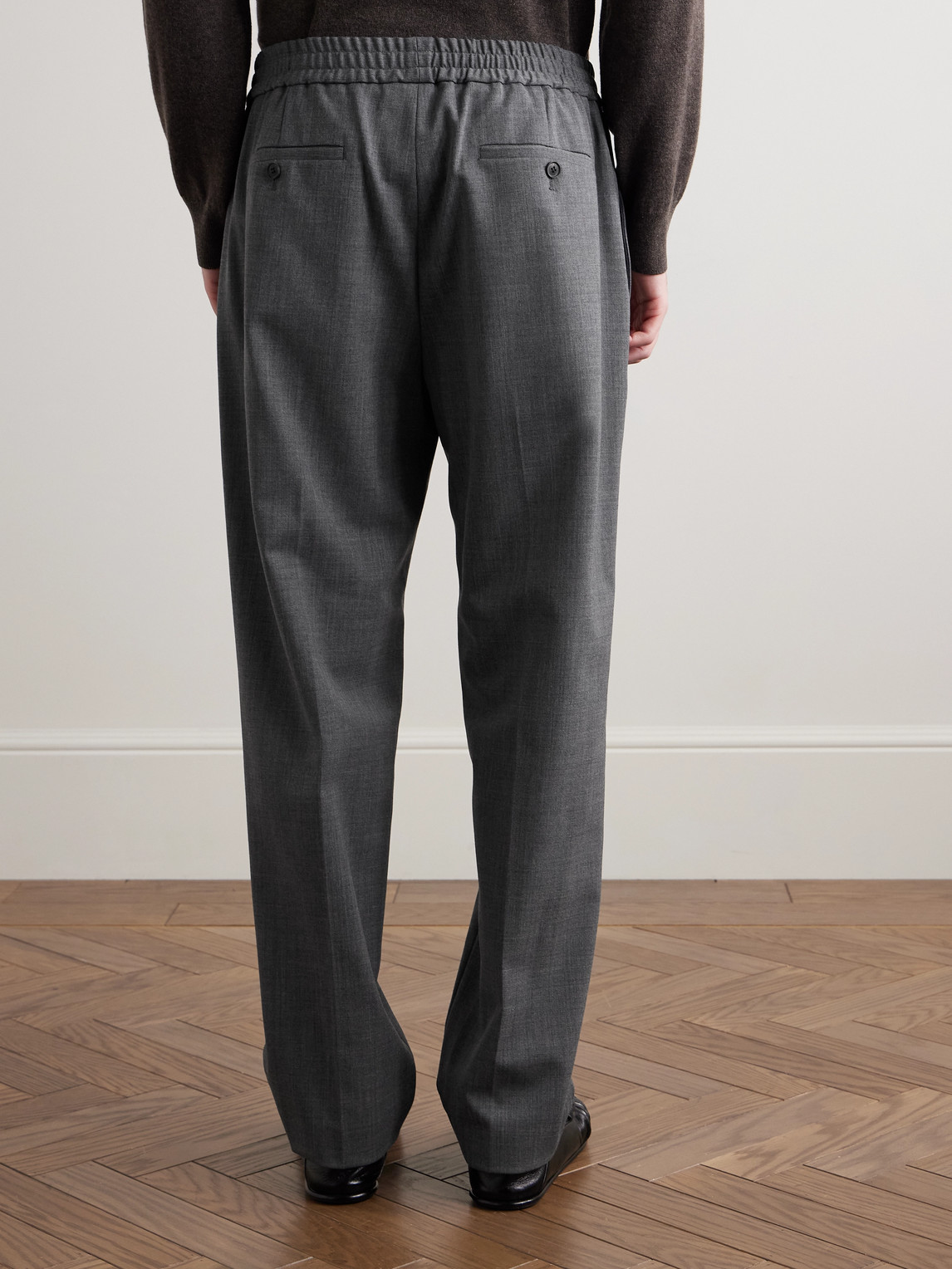 Nili Lotan Lawrence Tapered Woven Trousers In Gray