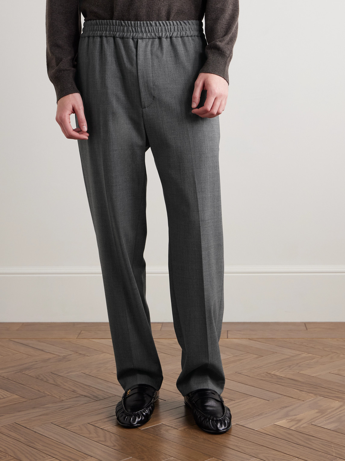 Nili Lotan Lawrence Tapered Woven Trousers In Gray