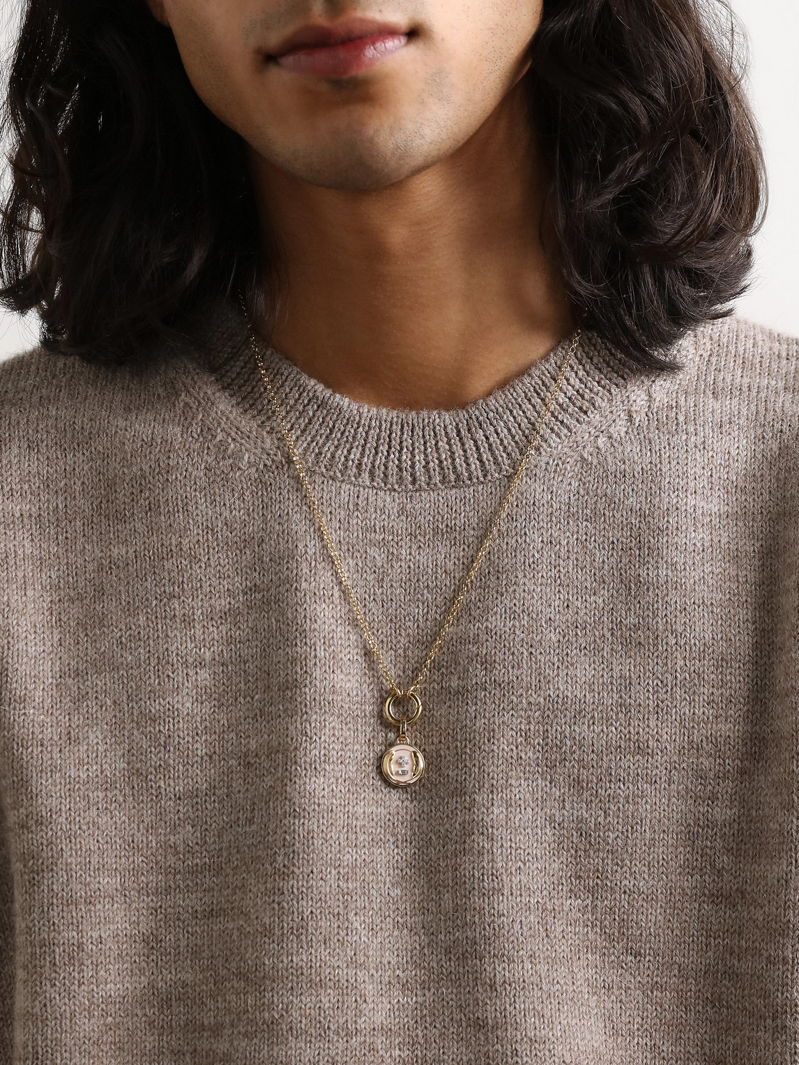 FOUNDRAE VIVACITY 18-KARAT GOLD, ENAMEL AND DIAMOND PENDANT