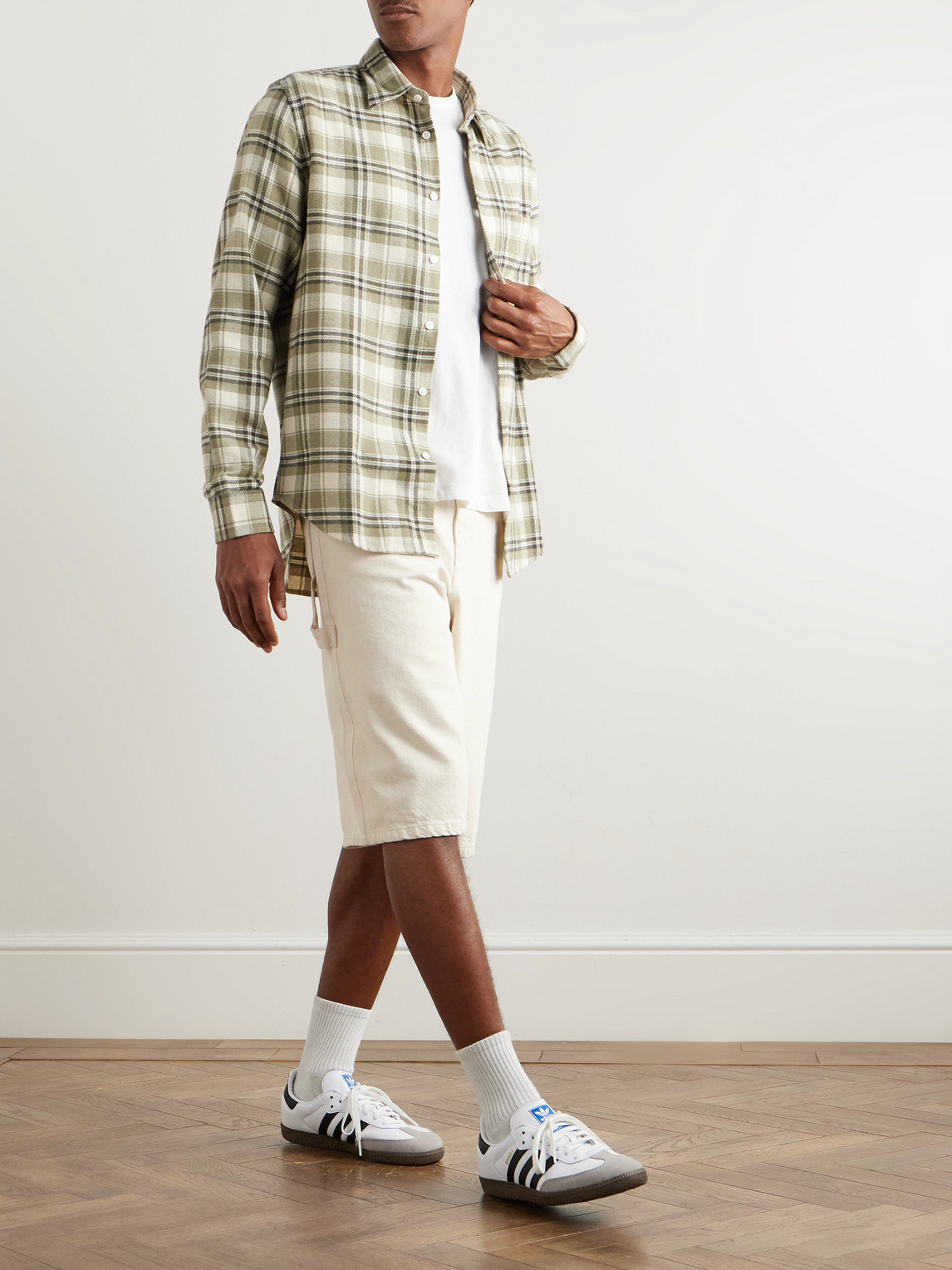 Shop Apc Westland Denim Shorts In Neutrals