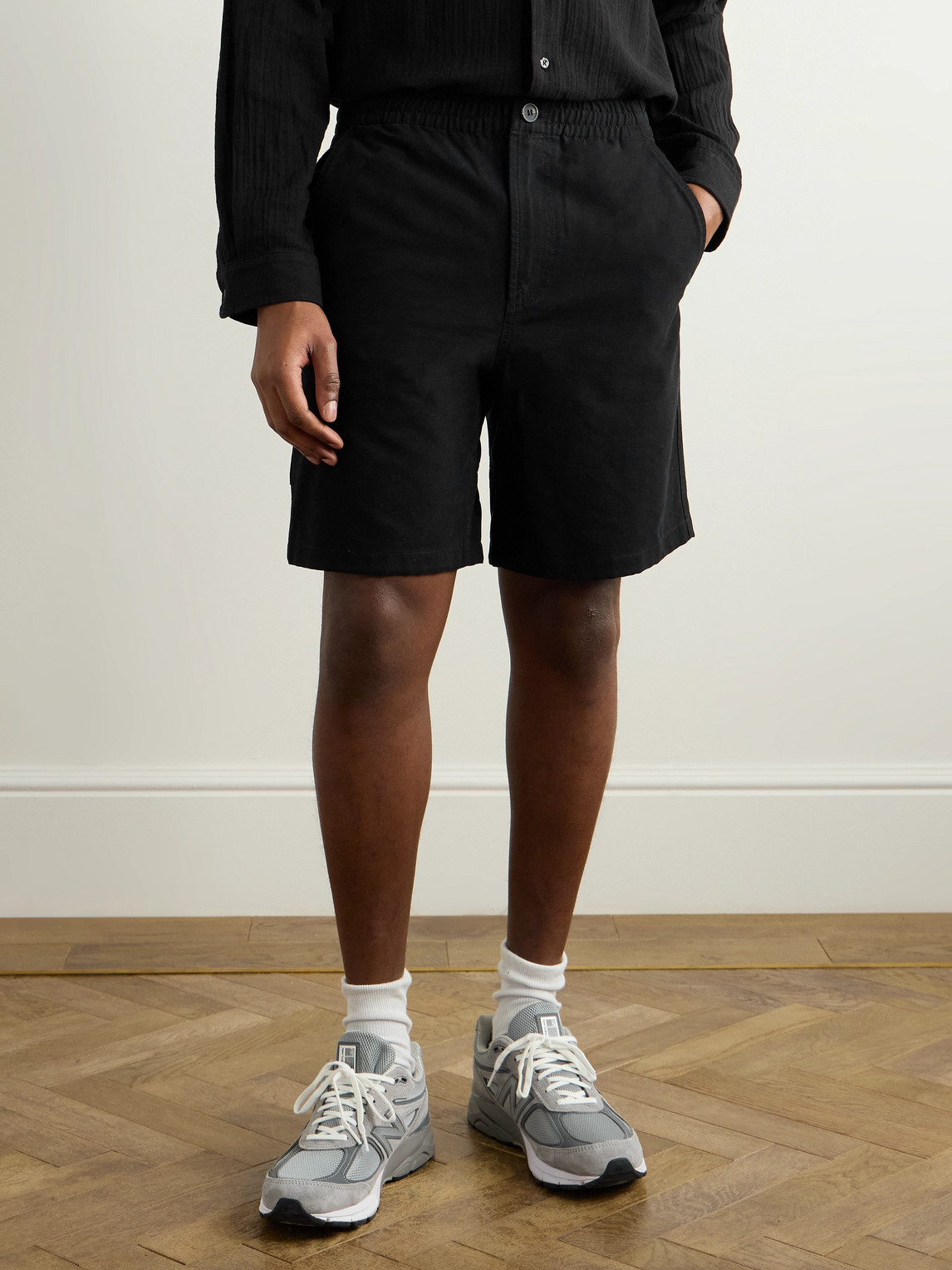 Apc A.p.c. Elasticated Waistband Bermuda Shorts In Black
