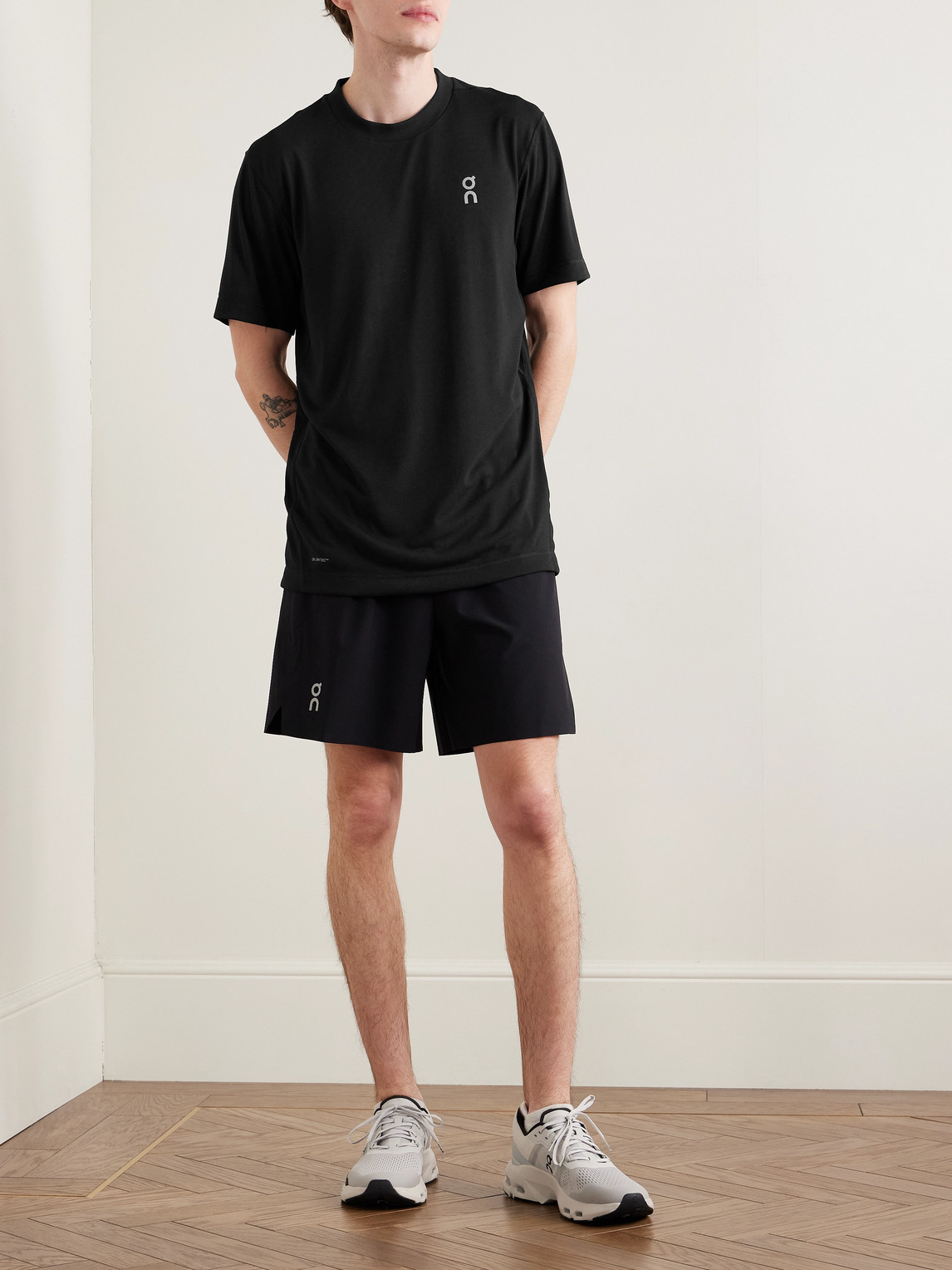 On Train Drytec™ T-shirt In Black