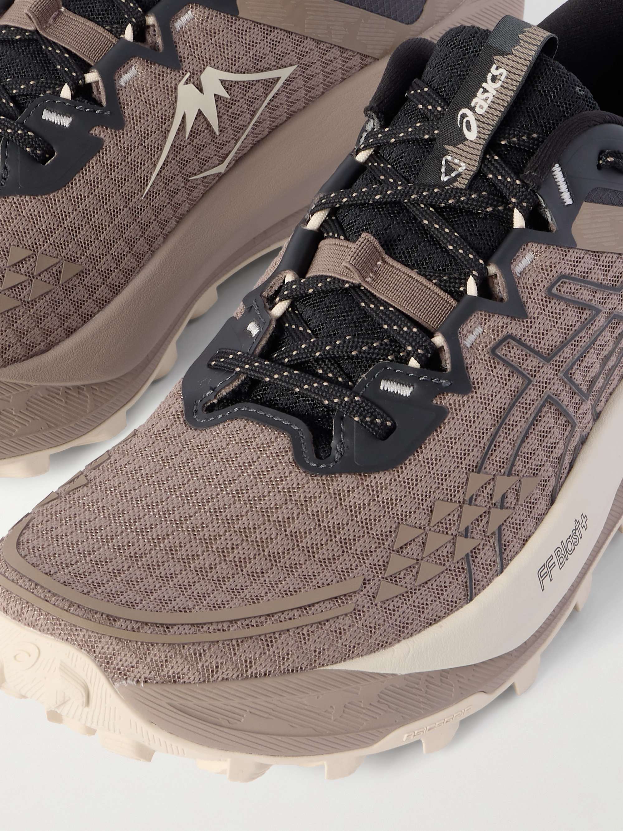 ASICS 