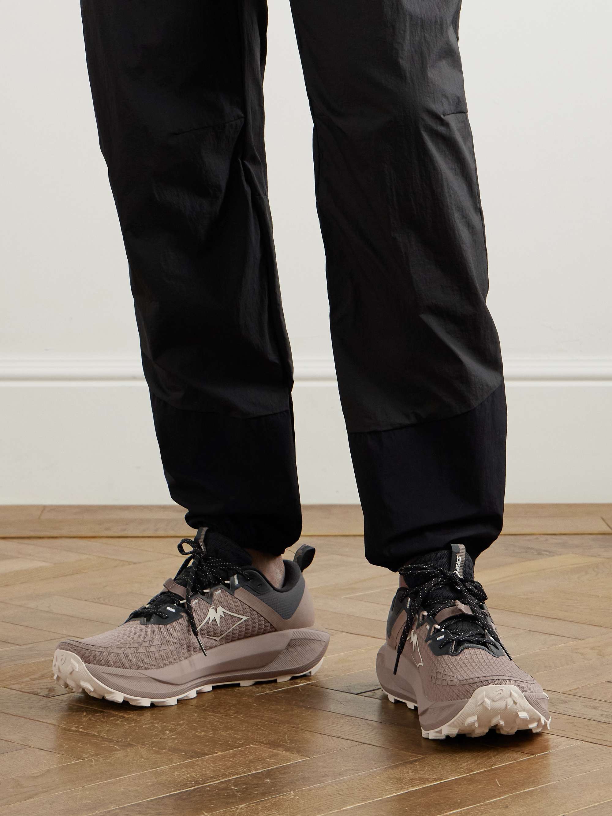 ASICS 