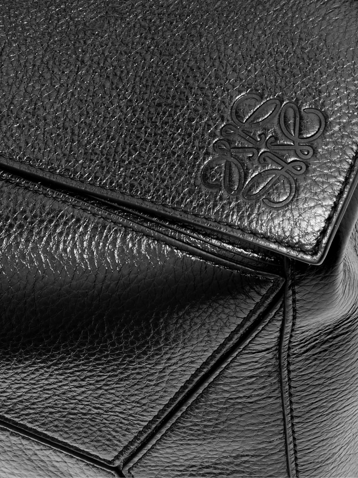 Loewe Puzzle Large Logo-debossed Full-grain Leather Messenger Bag In Black