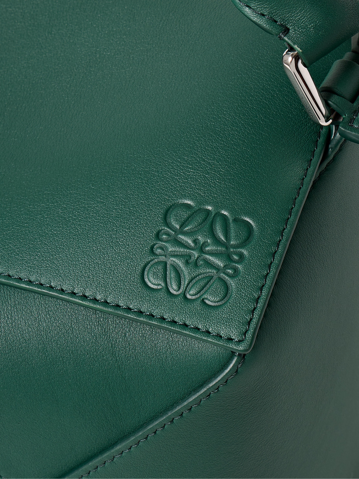 Loewe Puzzle Edge Large Logo-debossed Leather Messenger Bag In Green