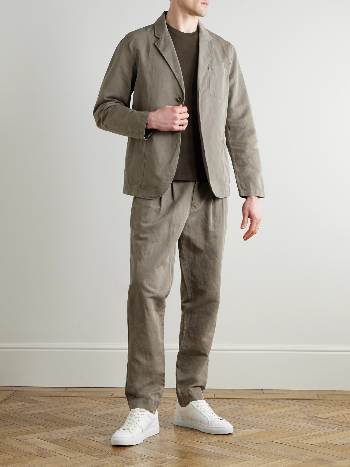 Steve Slim-Fit Pleated Organic Cotton and Linen-Blend Twill Trousers — 2